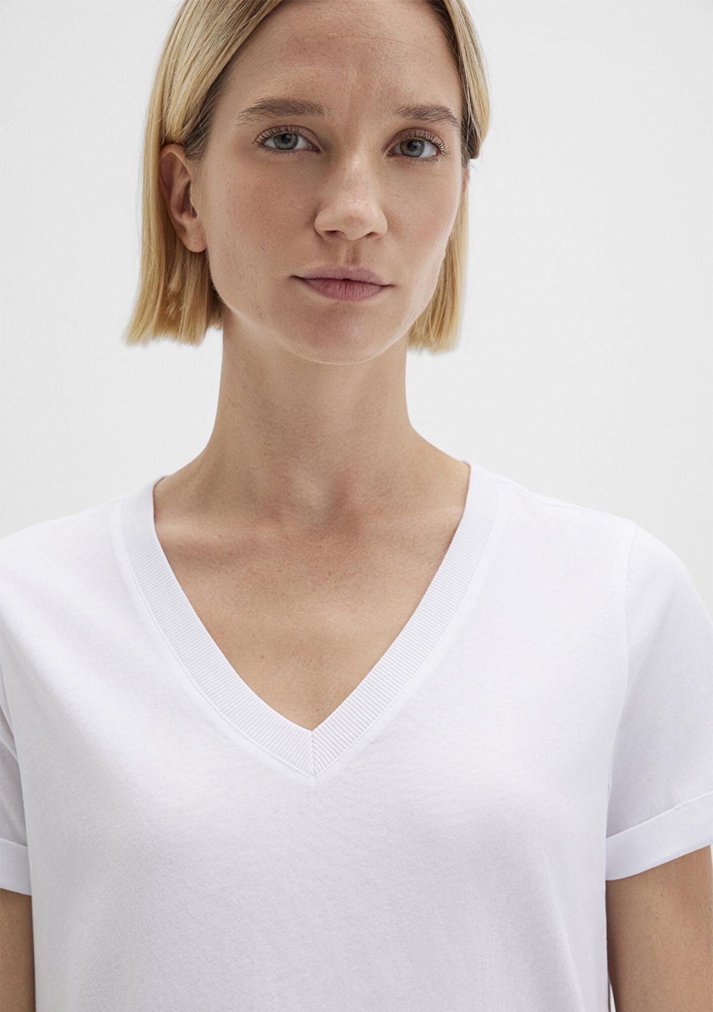 Mavi V Yaka Beyaz Basic Tişört Regular Fit / Normal Kesim 166248-620