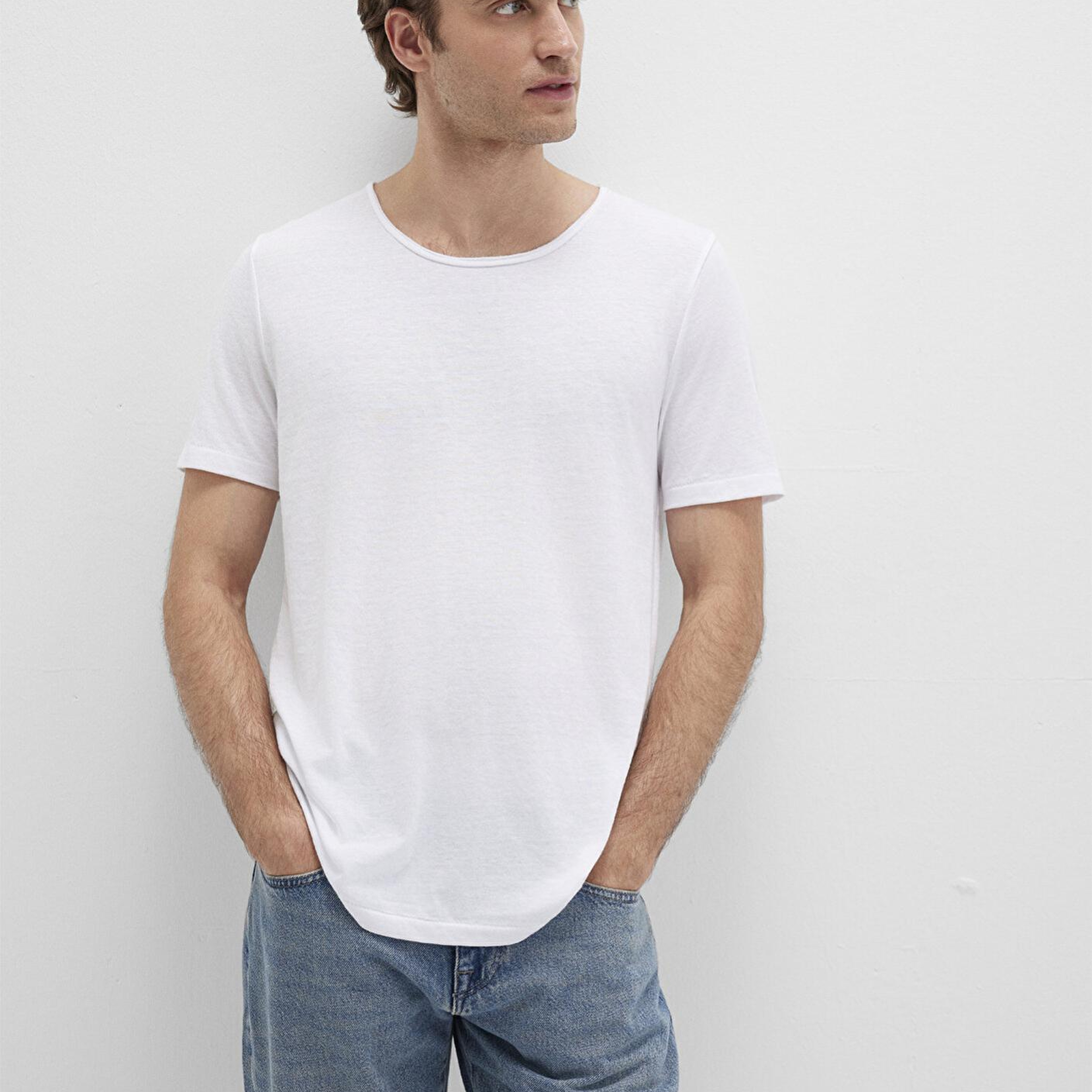 Mavi Yaka Detaylı Beyaz Tişört Fitted / Vücuda Oturan Kesim 064019-620