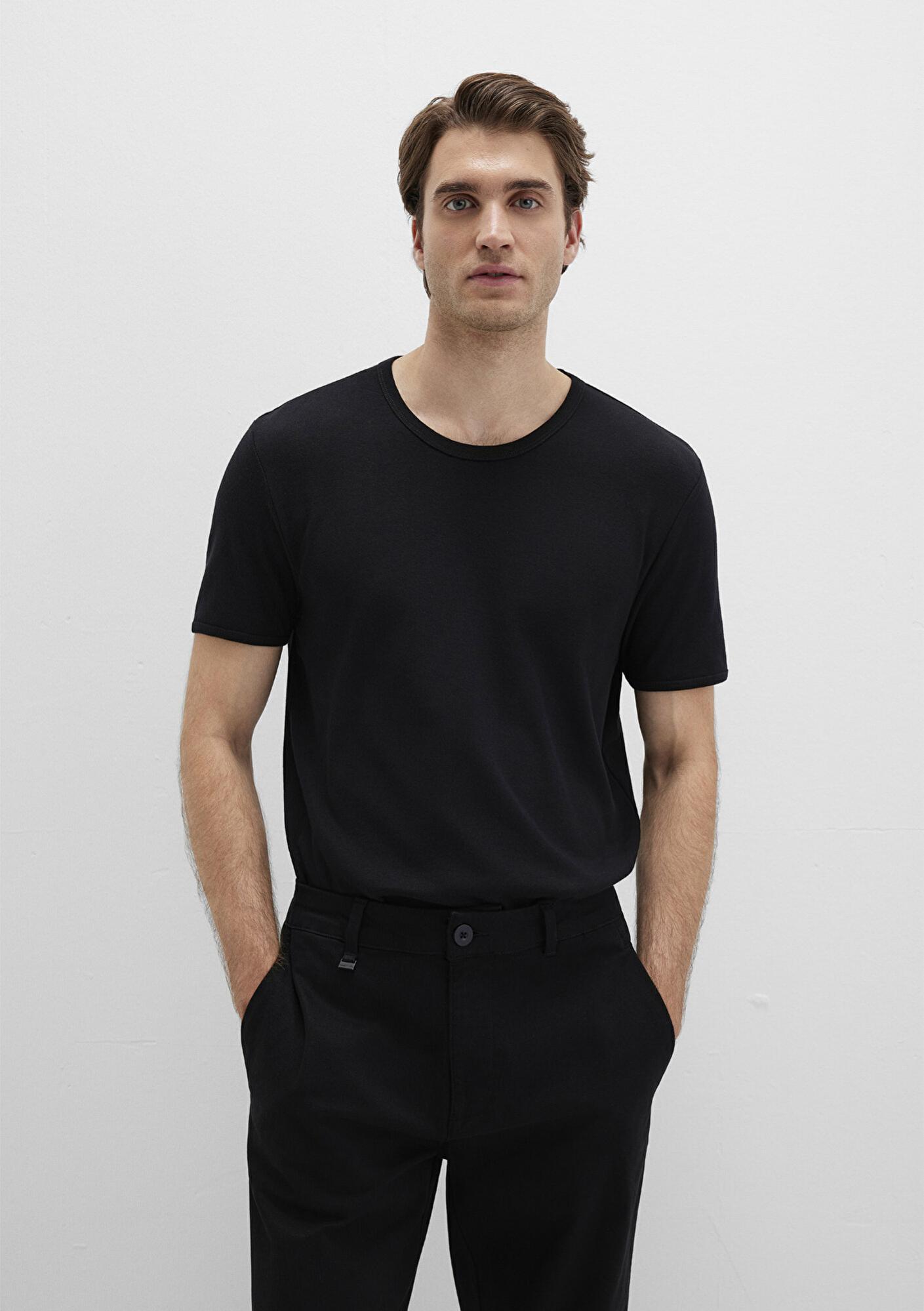 Mavi Ribana Detaylı Siyah Tişört Fitted / Vücuda Oturan Kesim 063747-900