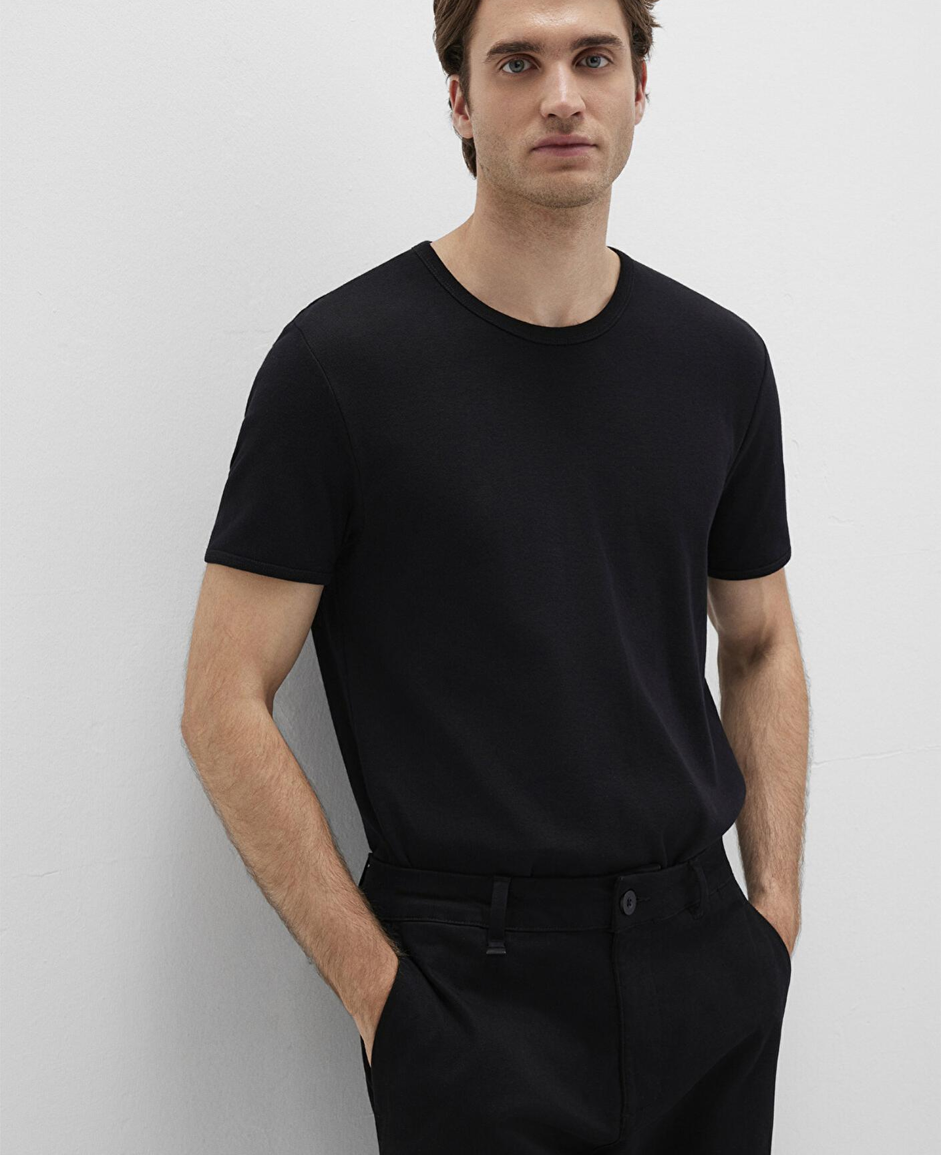 Mavi Ribana Detaylı Siyah Tişört Fitted / Vücuda Oturan Kesim 063747-900