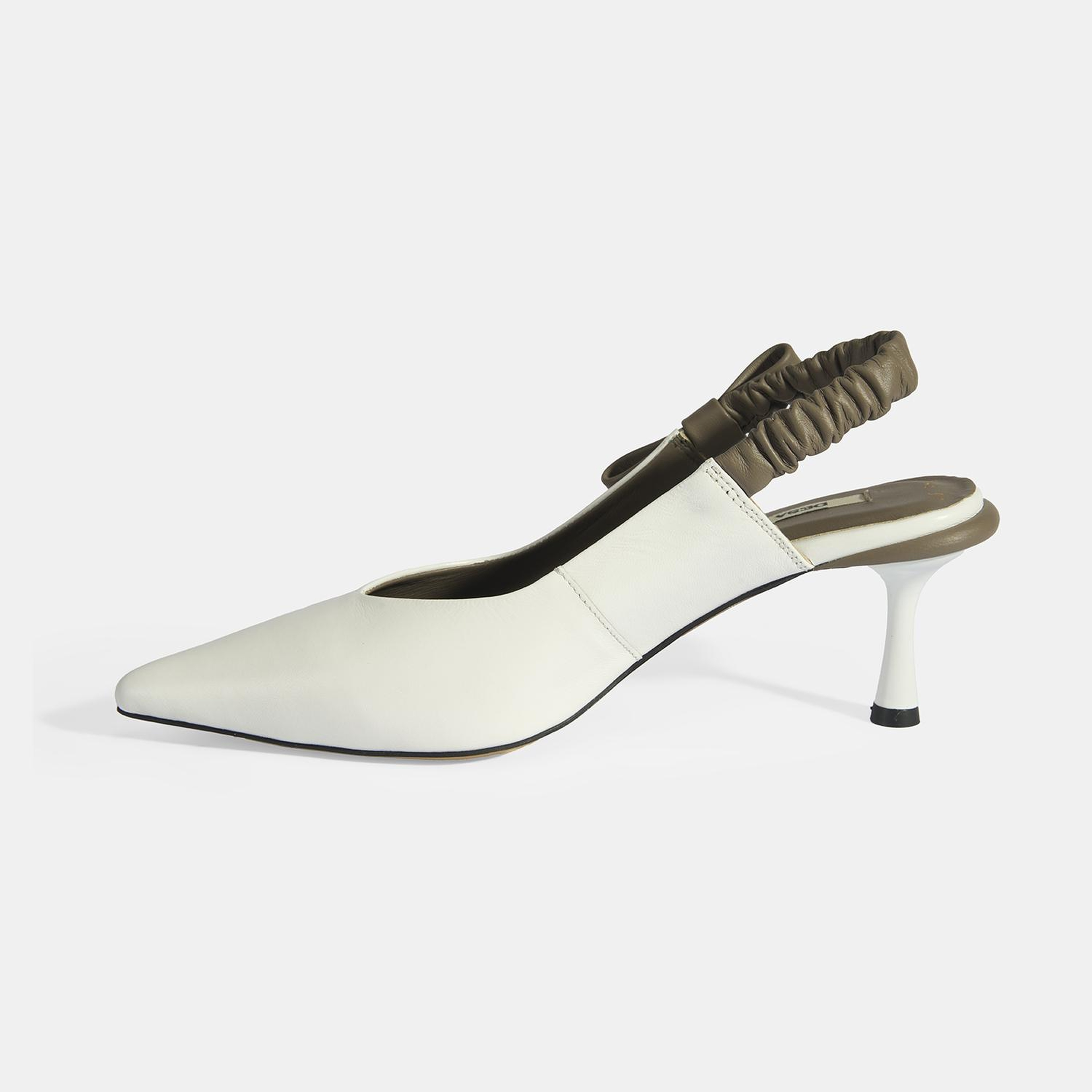 Kadın Beyaz Fiyonk Detaylı Lastik Bantlı Deri Topuklu Ayakkabı