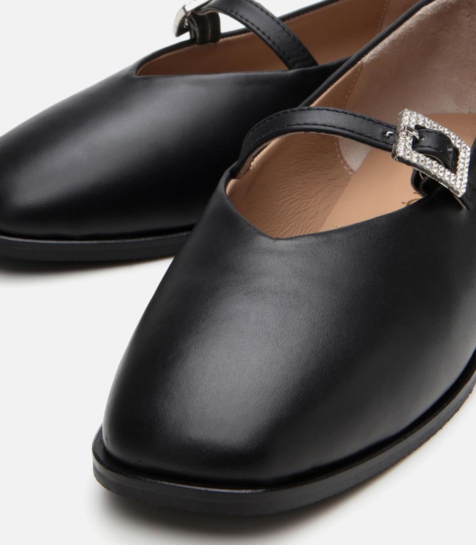 Kadın Deri Siyah Tokalı Babet