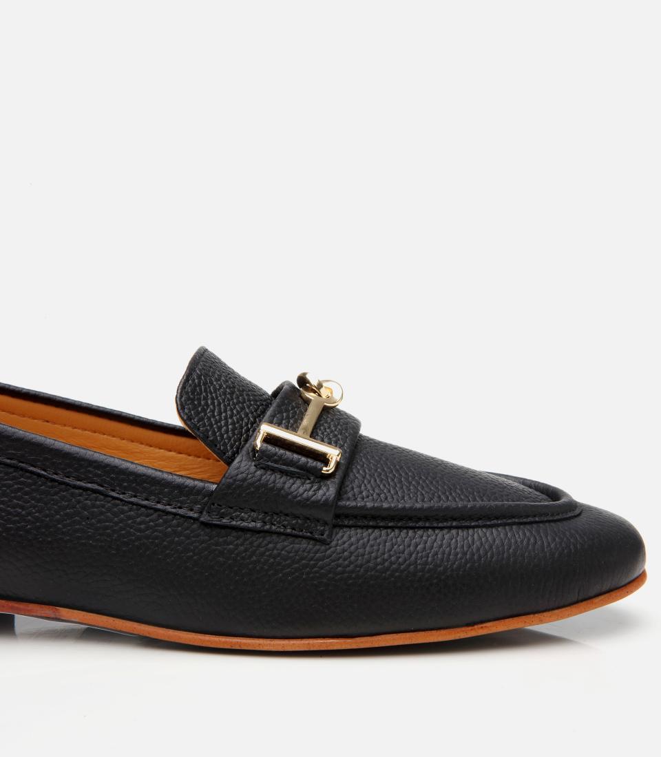 Kadın Deri Siyah Tokalı Klasik Loafer