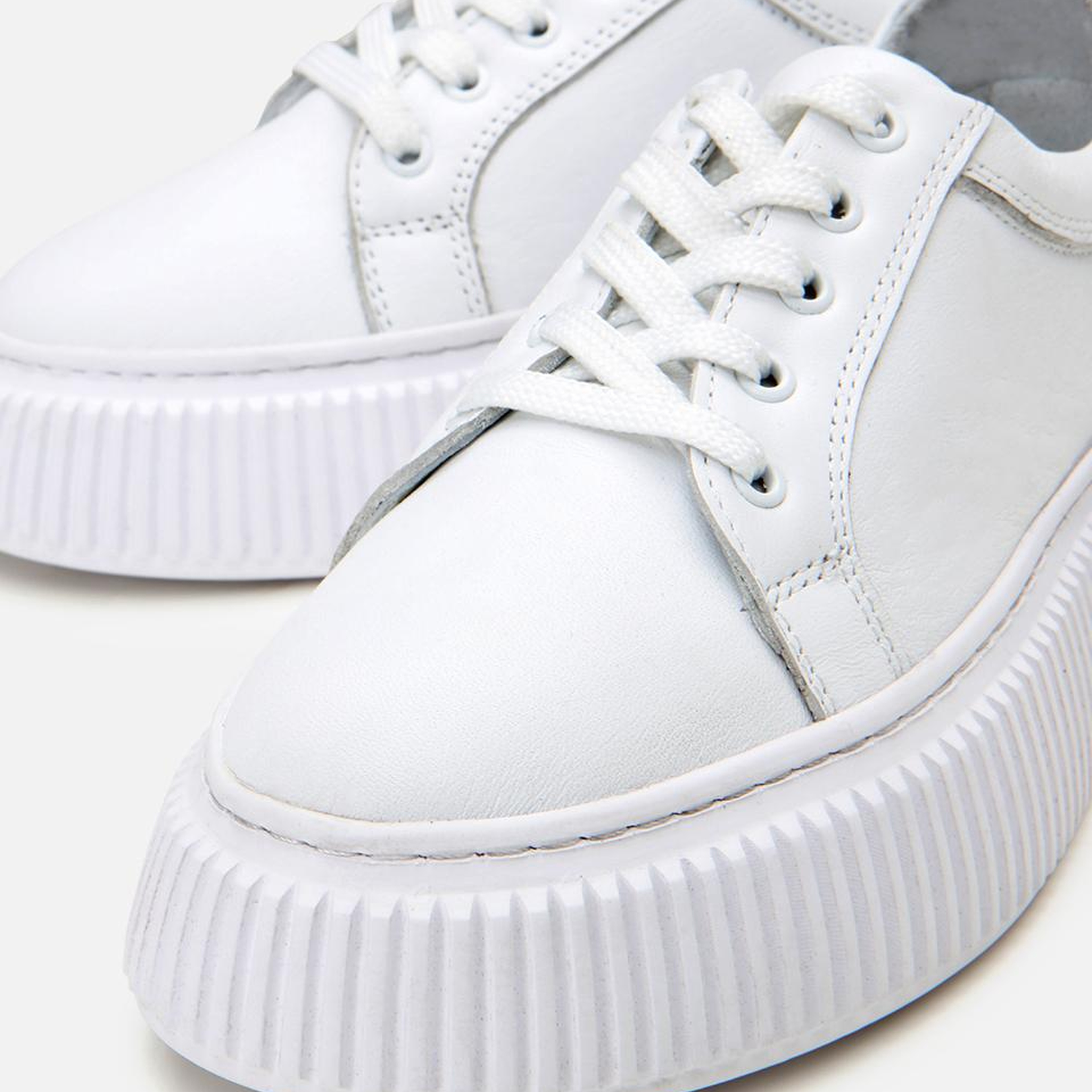 Kadın Deri Beyaz Kalın Tabanlı Spor Ayakkabı