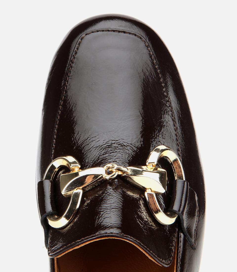 Kadın Rugan Deri Kahverengi Tokalı Klasik Loafer