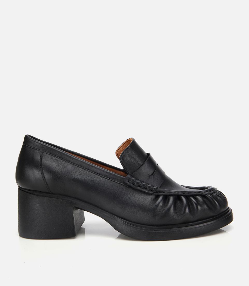 Kadın Deri Siyah Büzgülü  Kalın Tabanlı Klasik Loafer