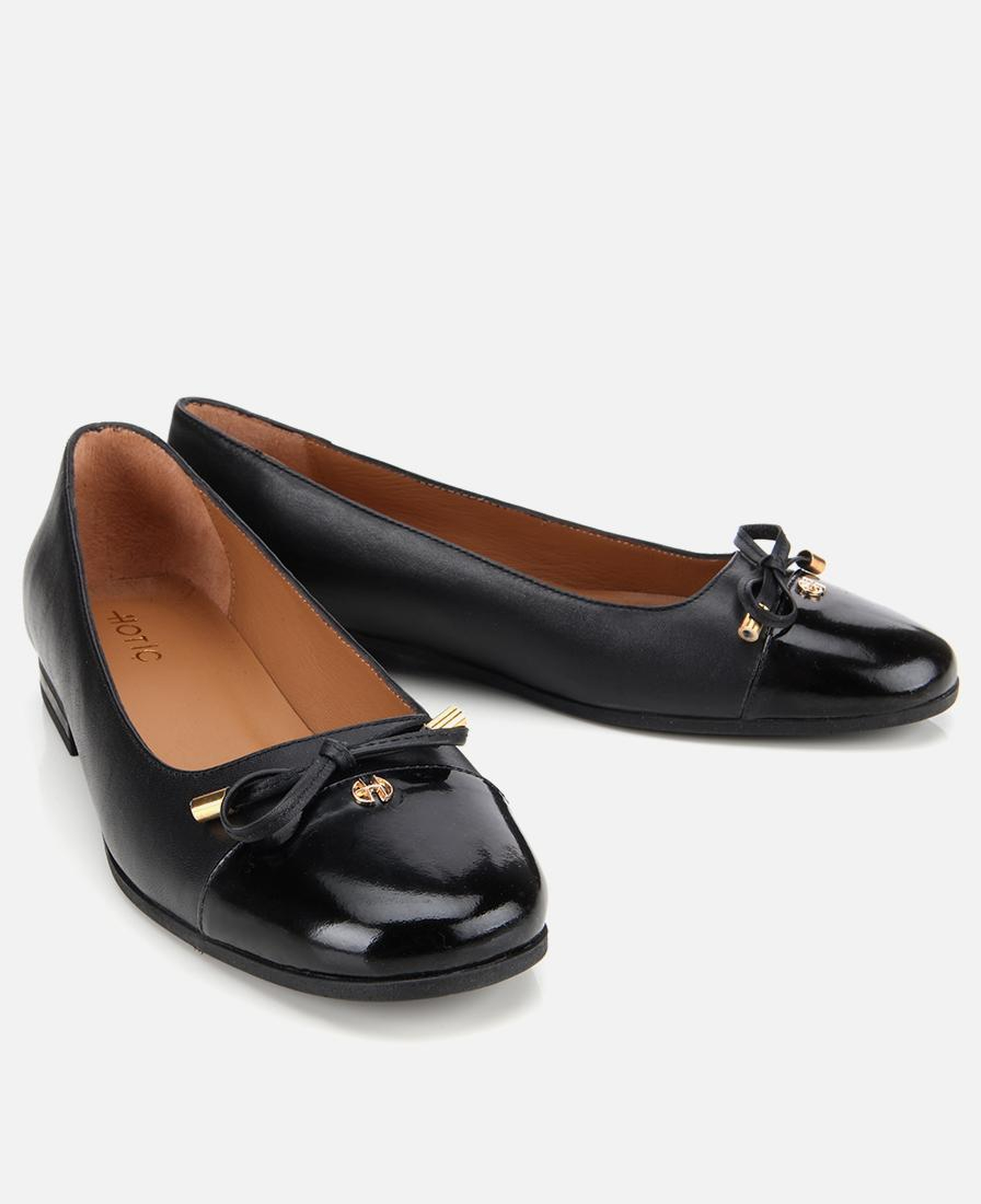 Kadın Rugan Deri Siyah Fiyonk Detaylı Babet