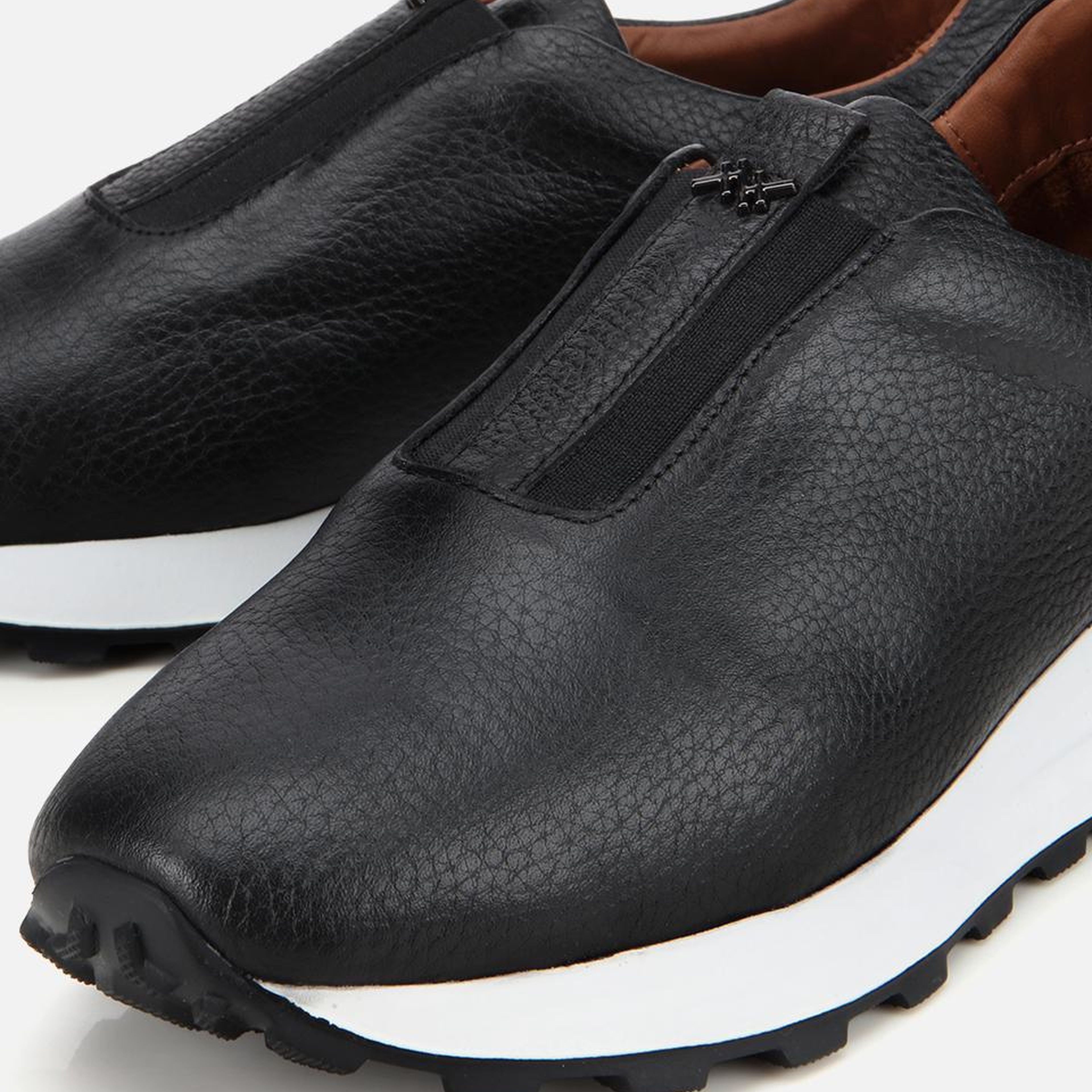 Kadın Deri Siyah Lastik Detaylı Spor Ayakkabı