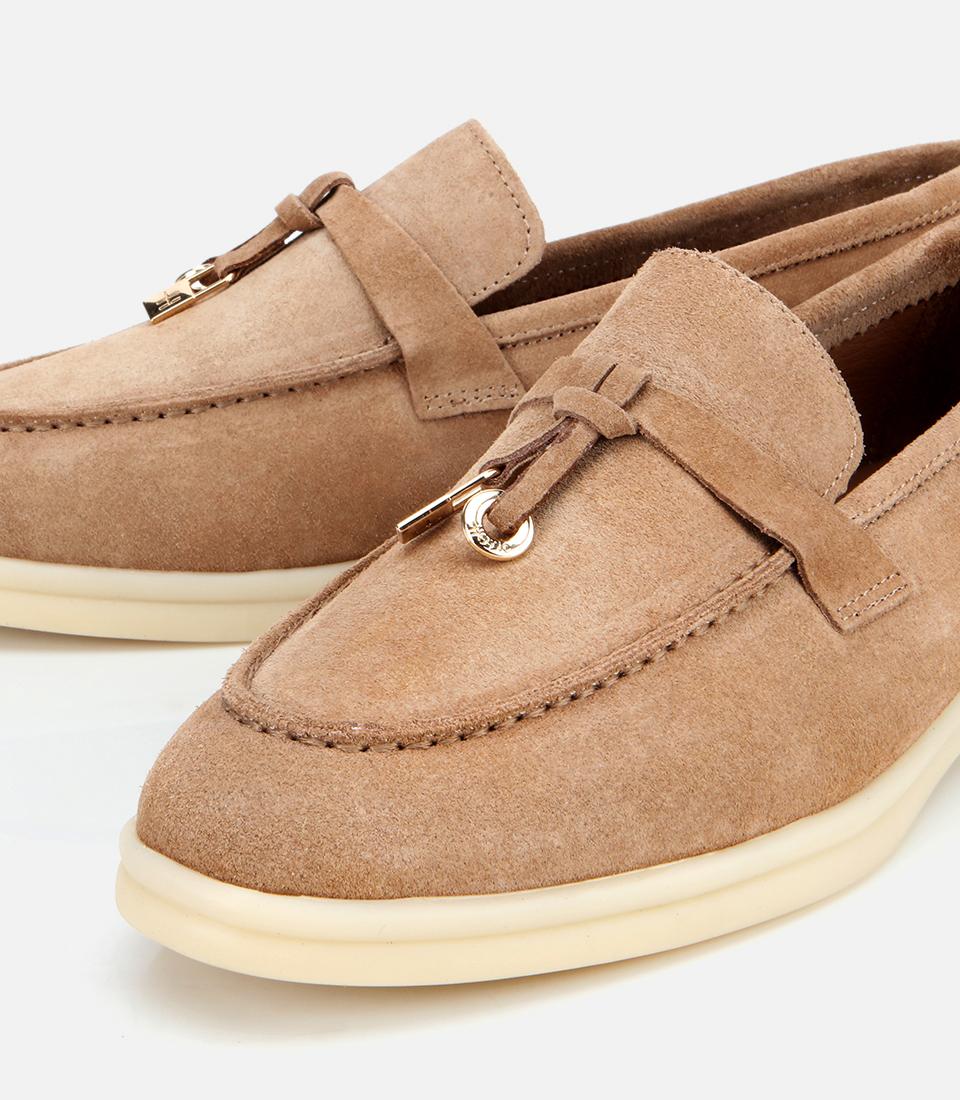 Kadın Süet Deri Bej Gold Aksesuarlı Klasik Loafer