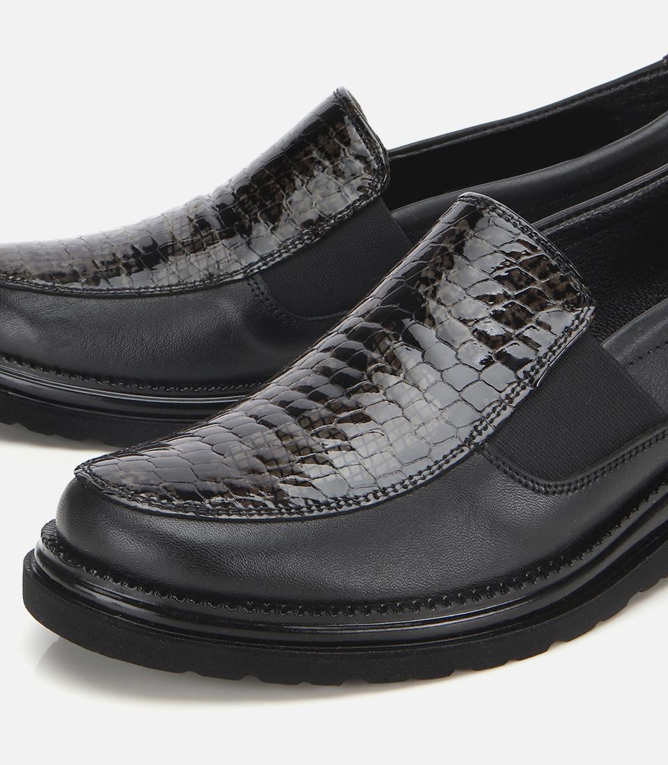 Kadın Deri Siyah Yılan Desenli Dolgu Topuklu Günlük Loafer
