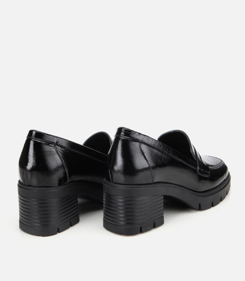 Kadın Rugan Deri Siyah Topuklu Klasik Loafer