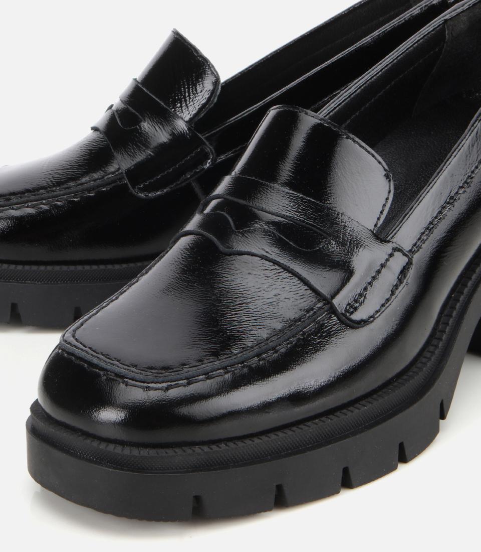 Kadın Rugan Deri Siyah Topuklu Klasik Loafer