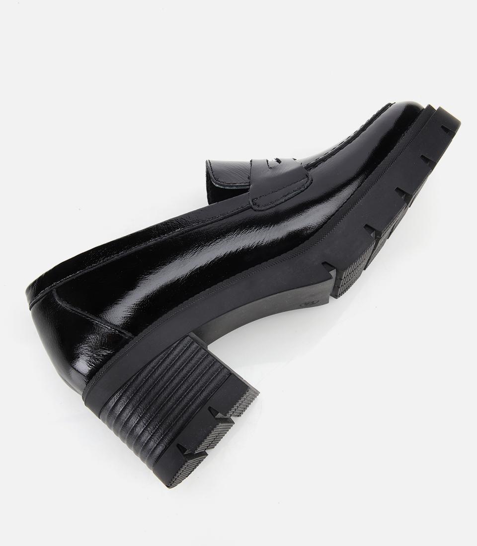 Kadın Rugan Deri Siyah Topuklu Klasik Loafer