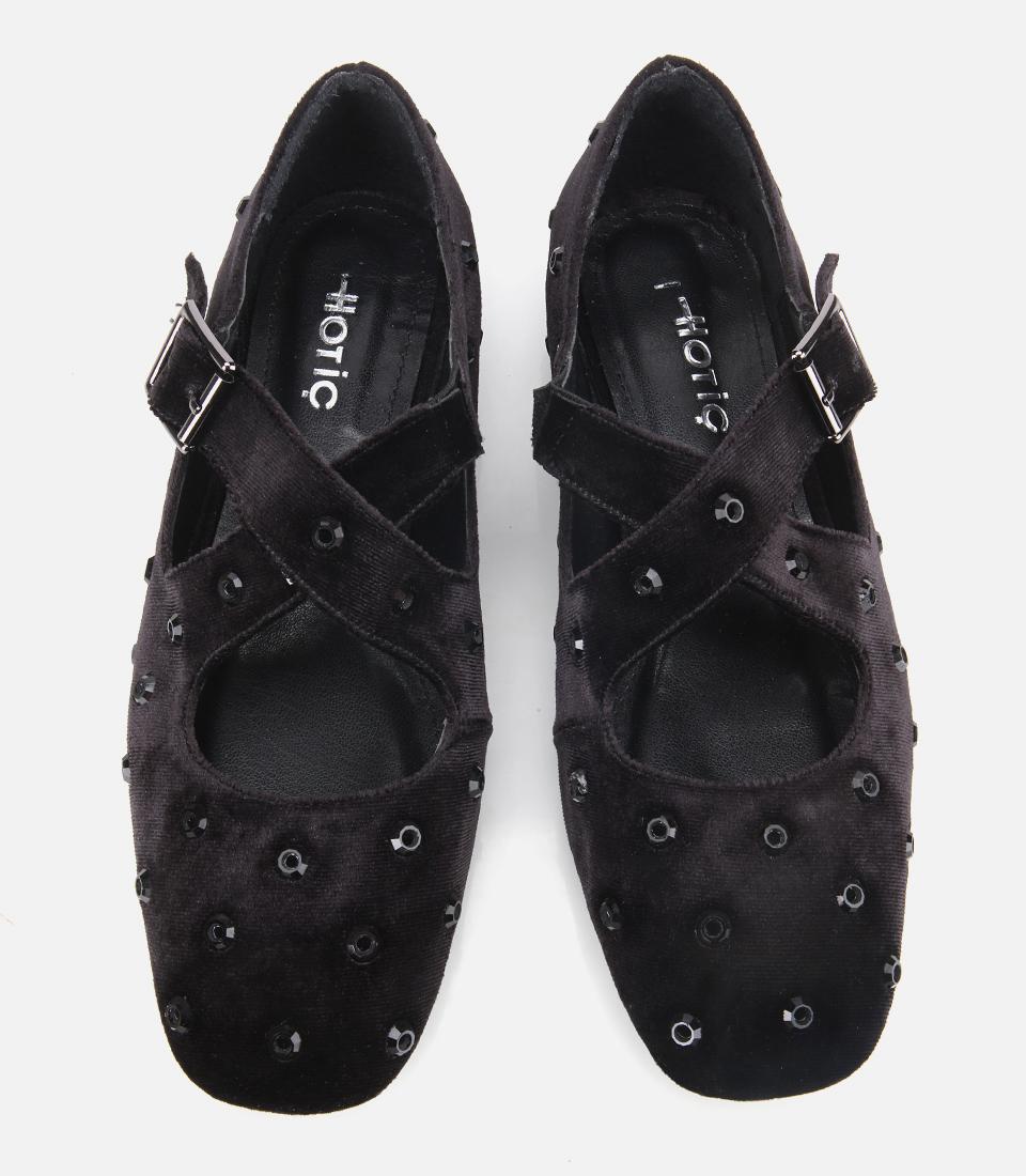 Kadın Siyah Kadife Taşlı Çapraz Bantlı Babet