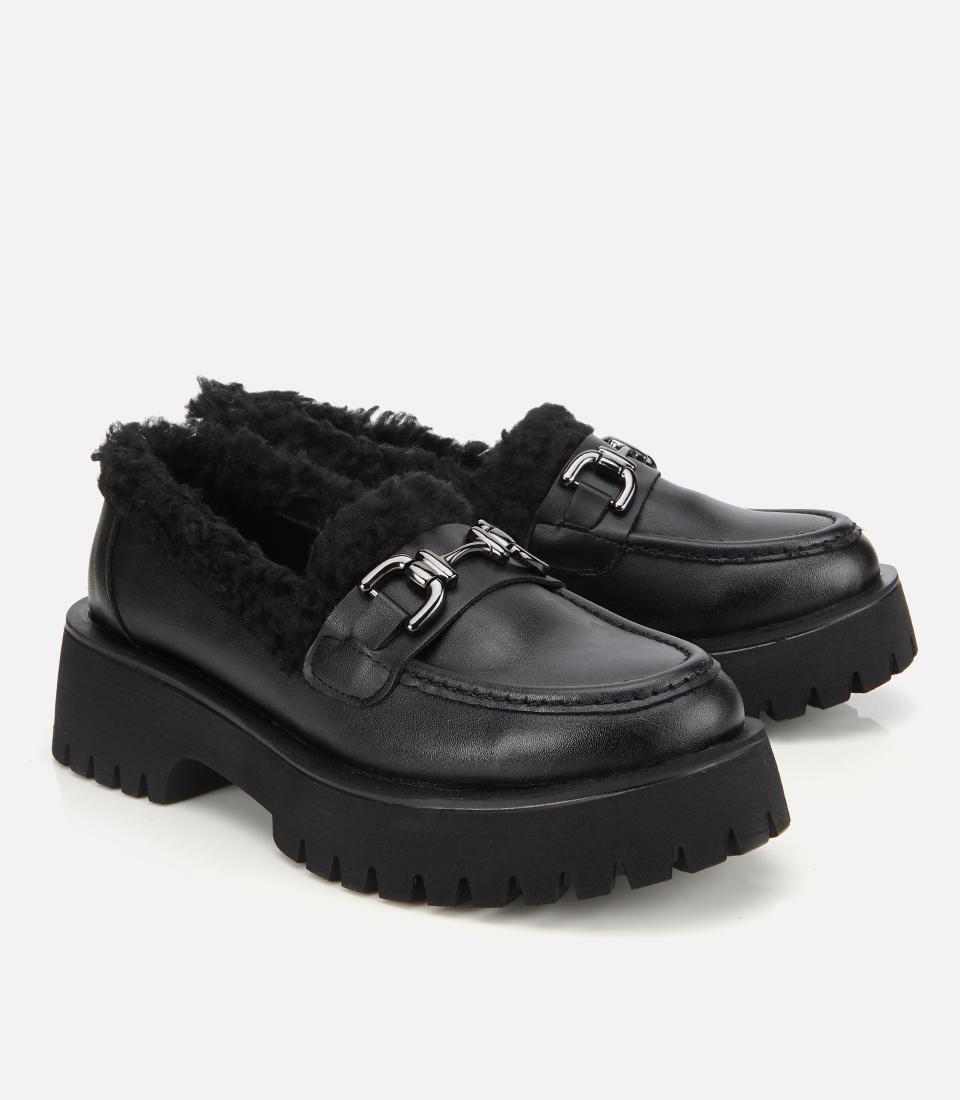 Kadın Siyah Kürklü Tokalı Kalın Tabanlı Günlük Loafer