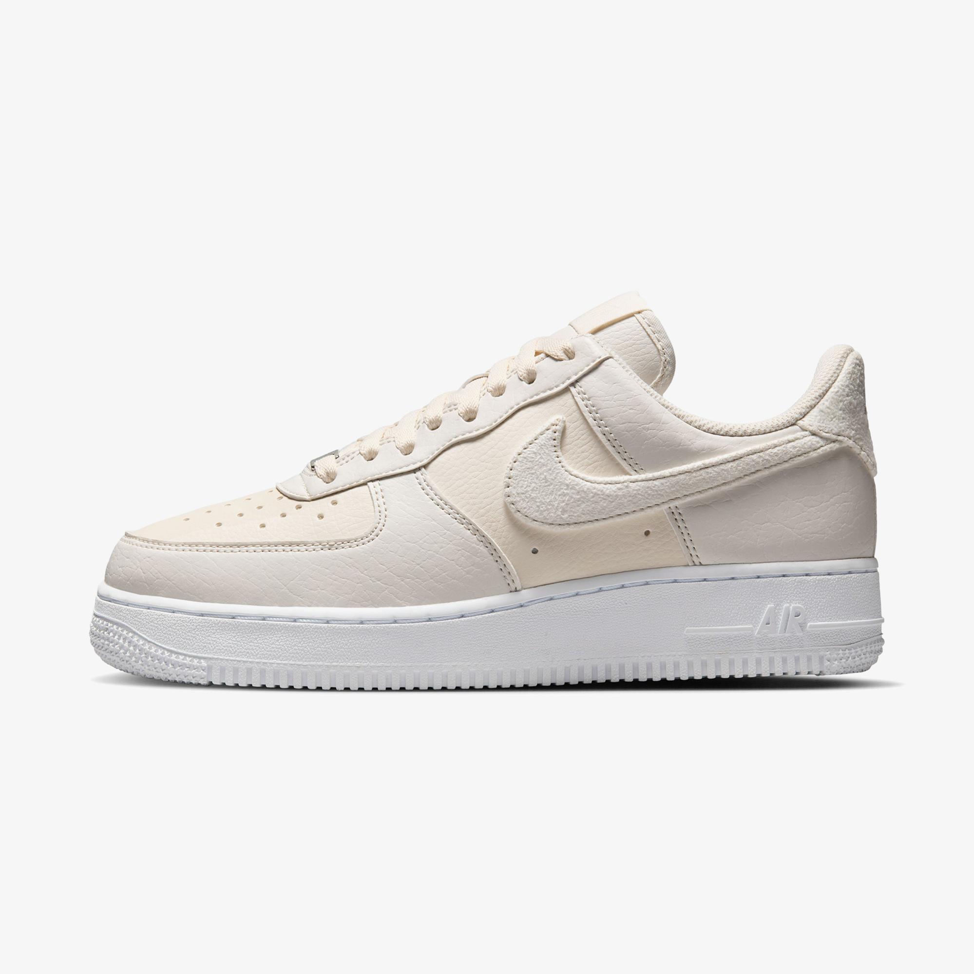 Nike Air Force 1 '07 Next Nature Kadın Krem Rengi Spor Ayakkabı