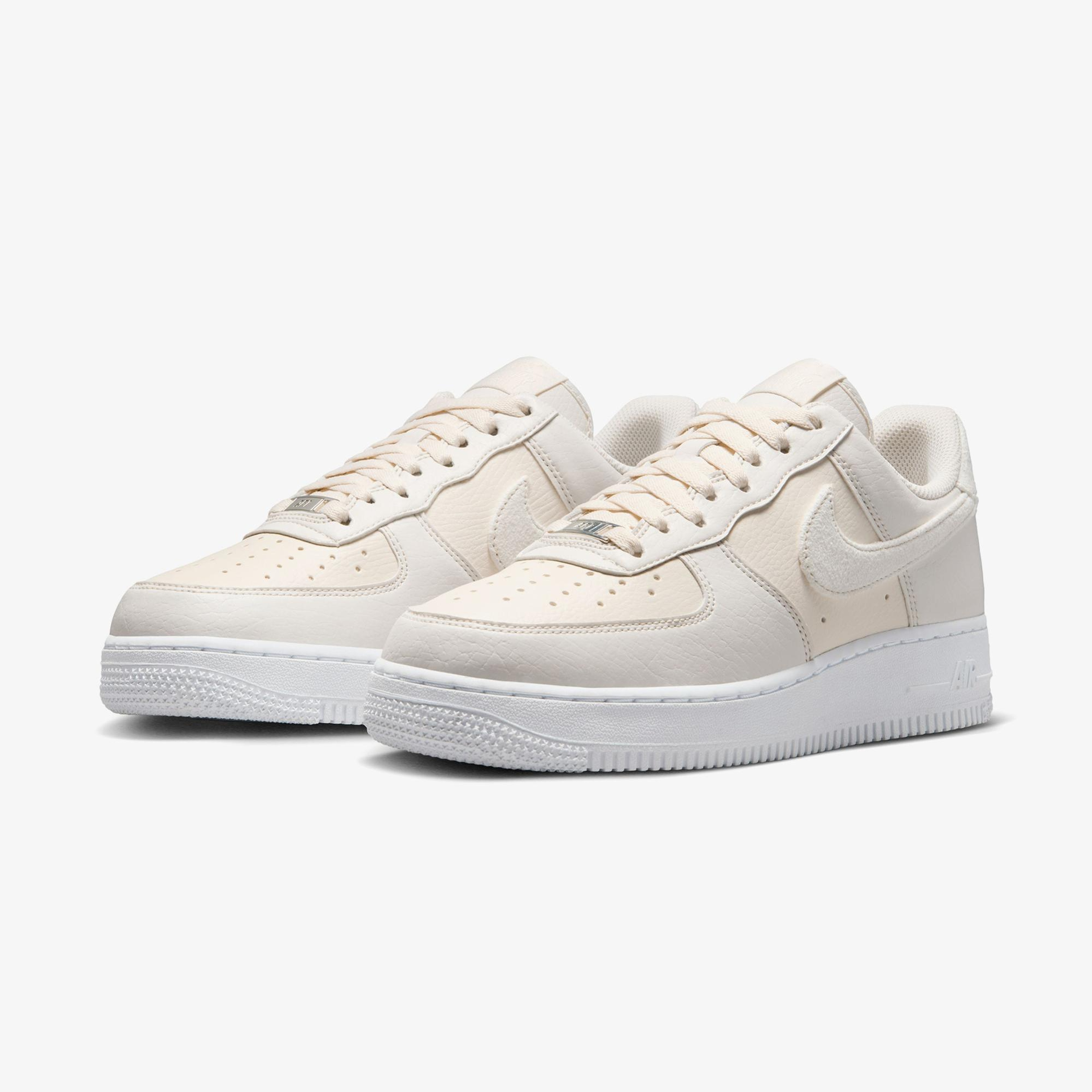 Nike Air Force 1 '07 Next Nature Kadın Krem Rengi Spor Ayakkabı