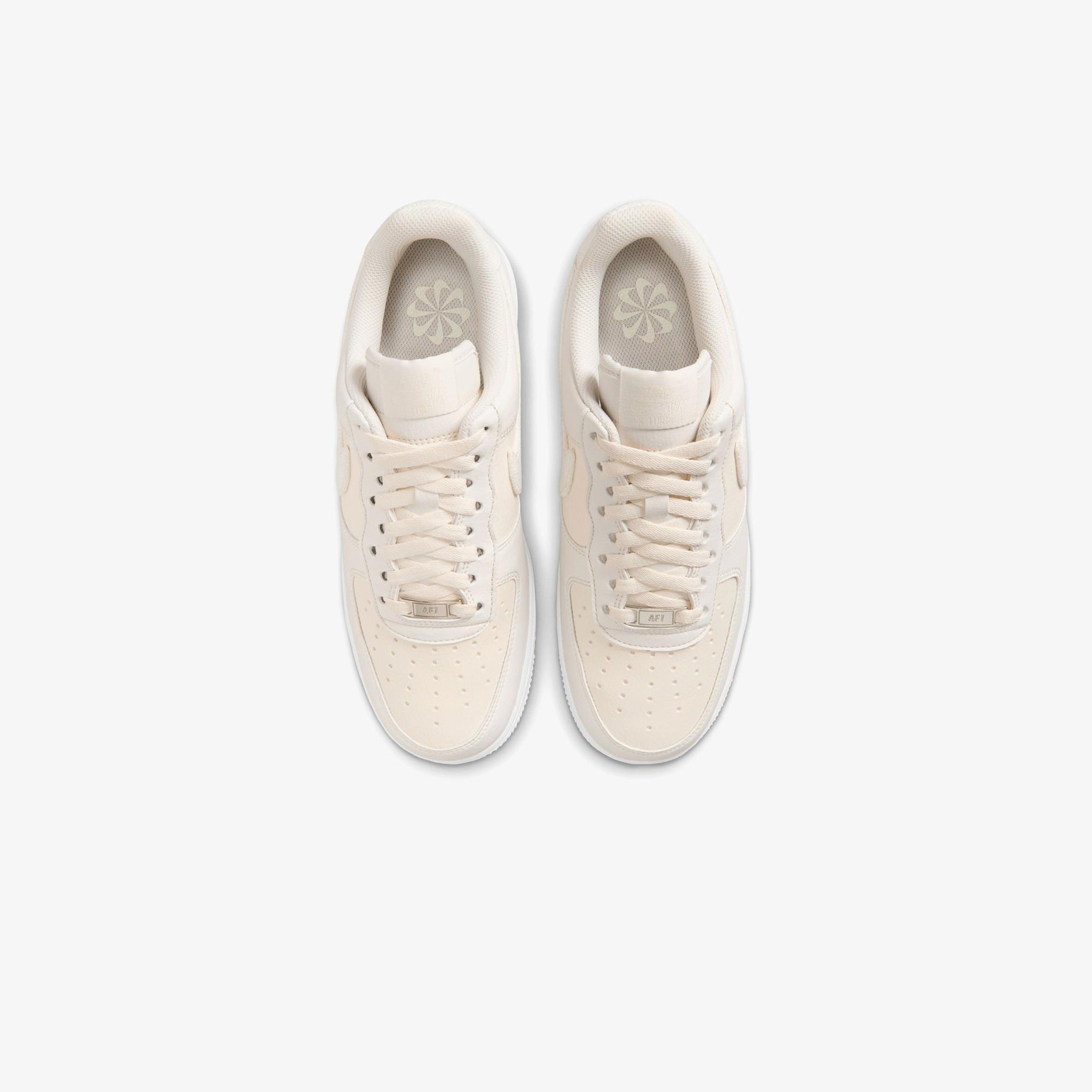 Nike Air Force 1 '07 Next Nature Kadın Krem Rengi Spor Ayakkabı