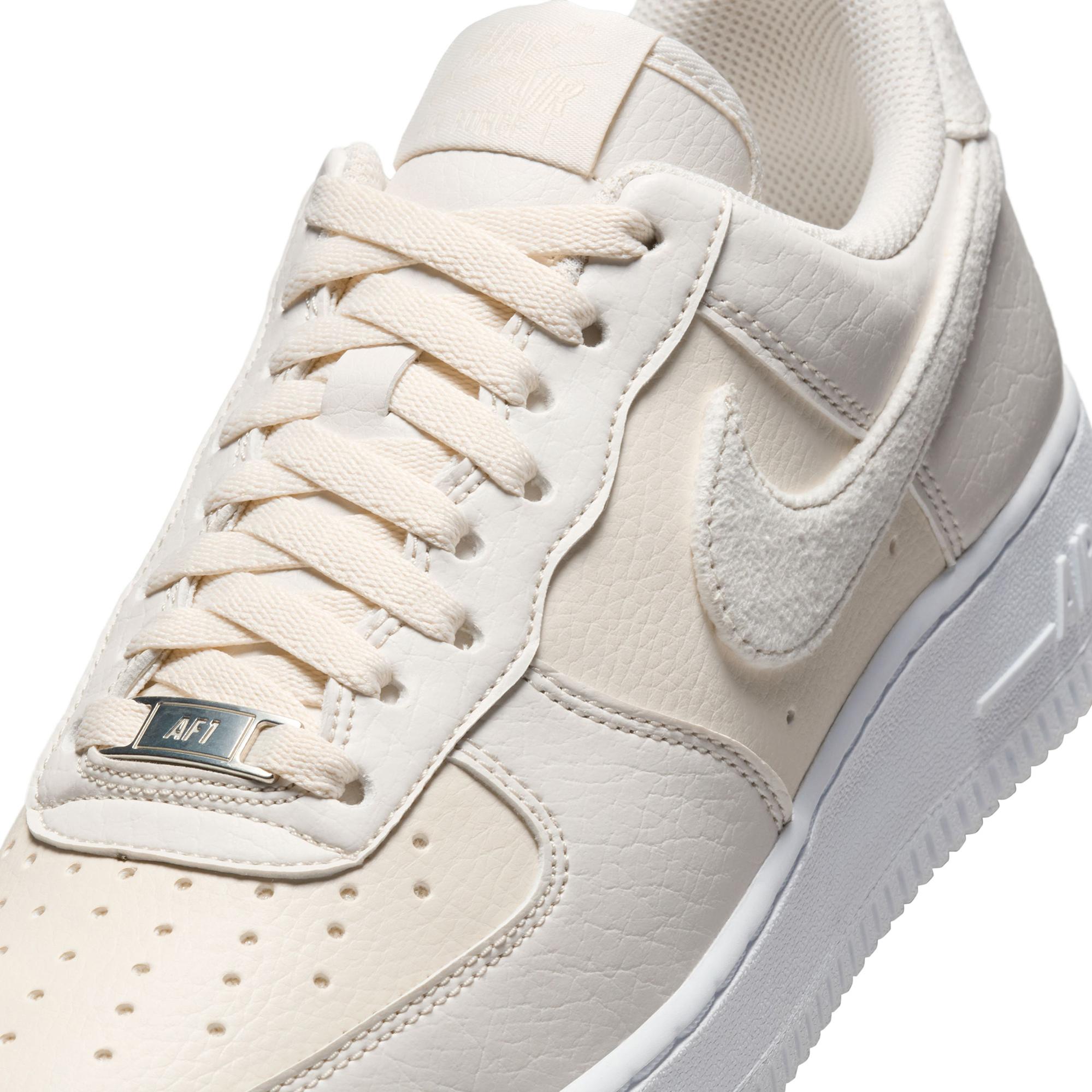 Nike Air Force 1 '07 Next Nature Kadın Krem Rengi Spor Ayakkabı