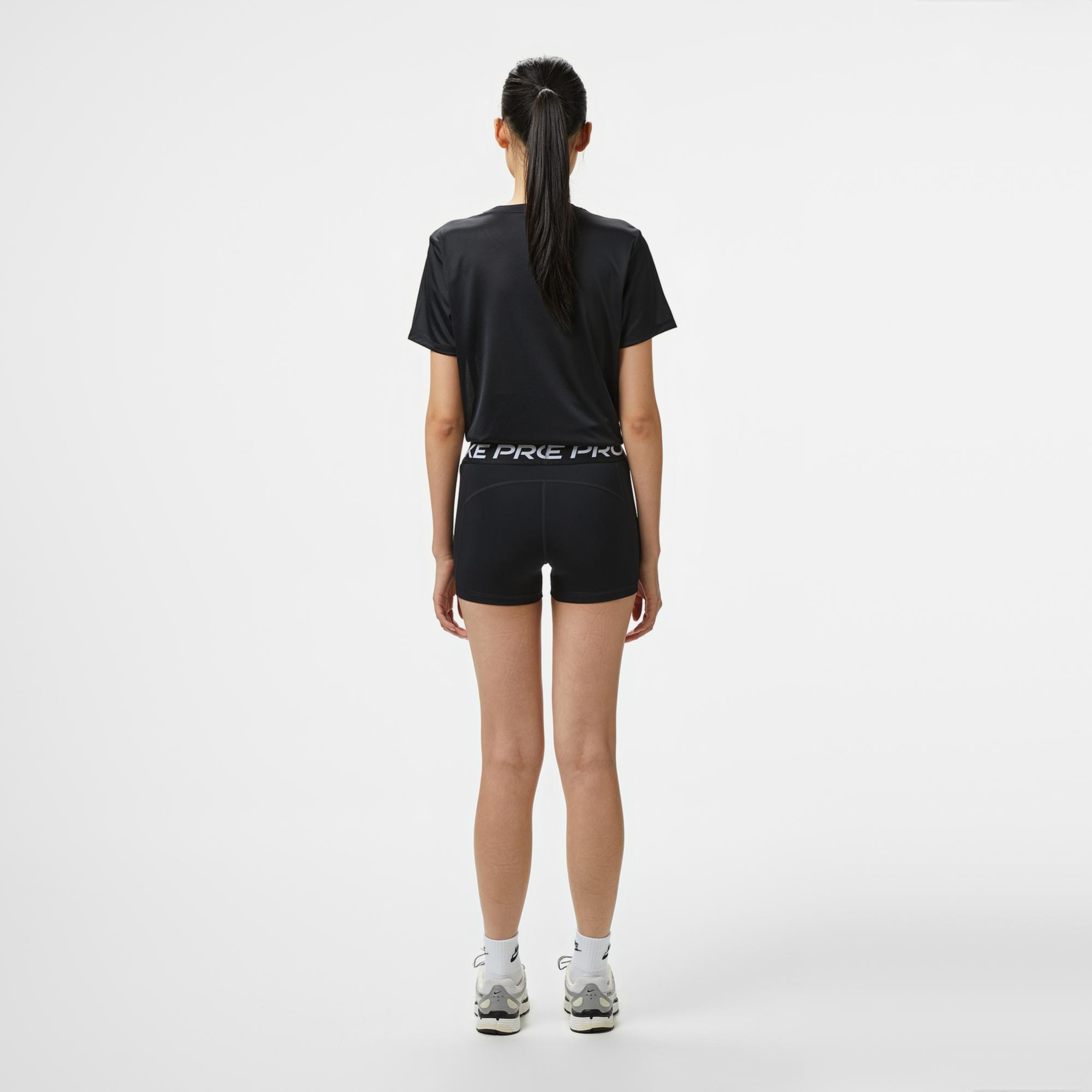 Nike Pro 365 8 cm Kadın Siyah Şort