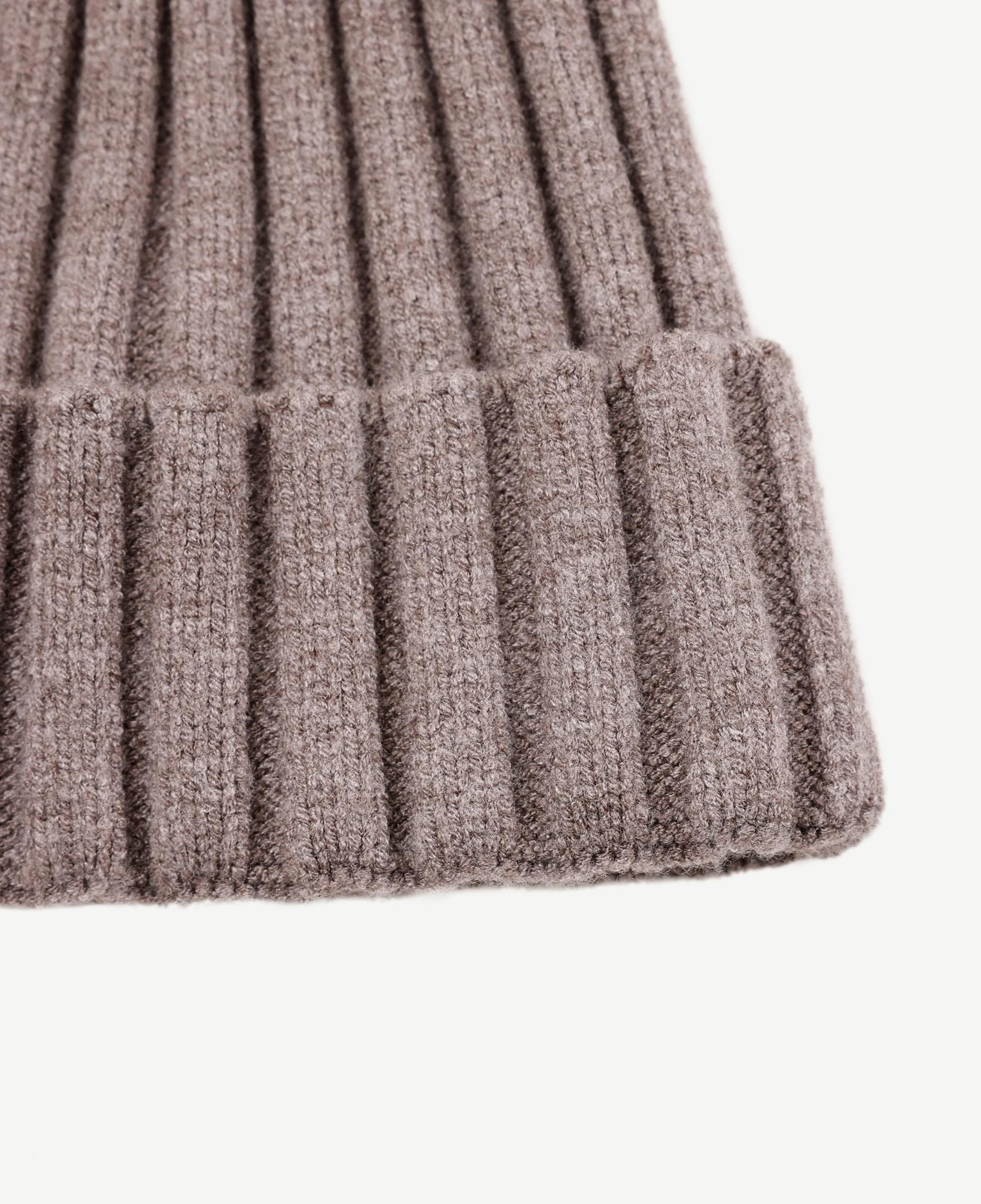 YARGICI Ponpon Detaylı Şapka