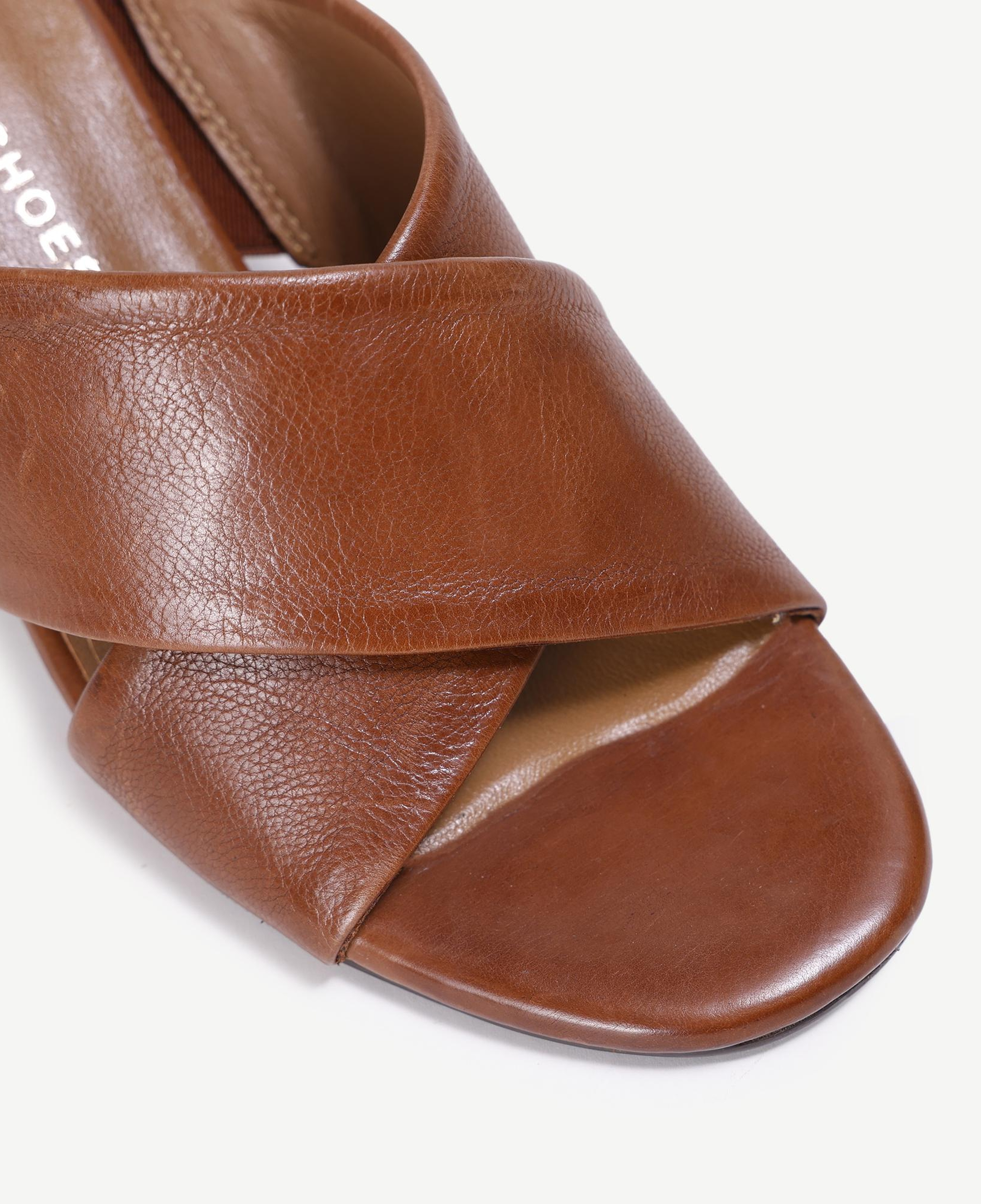 YARGICI Yumuşak Tabanlı Çapraz Deri Topuklu Terlik