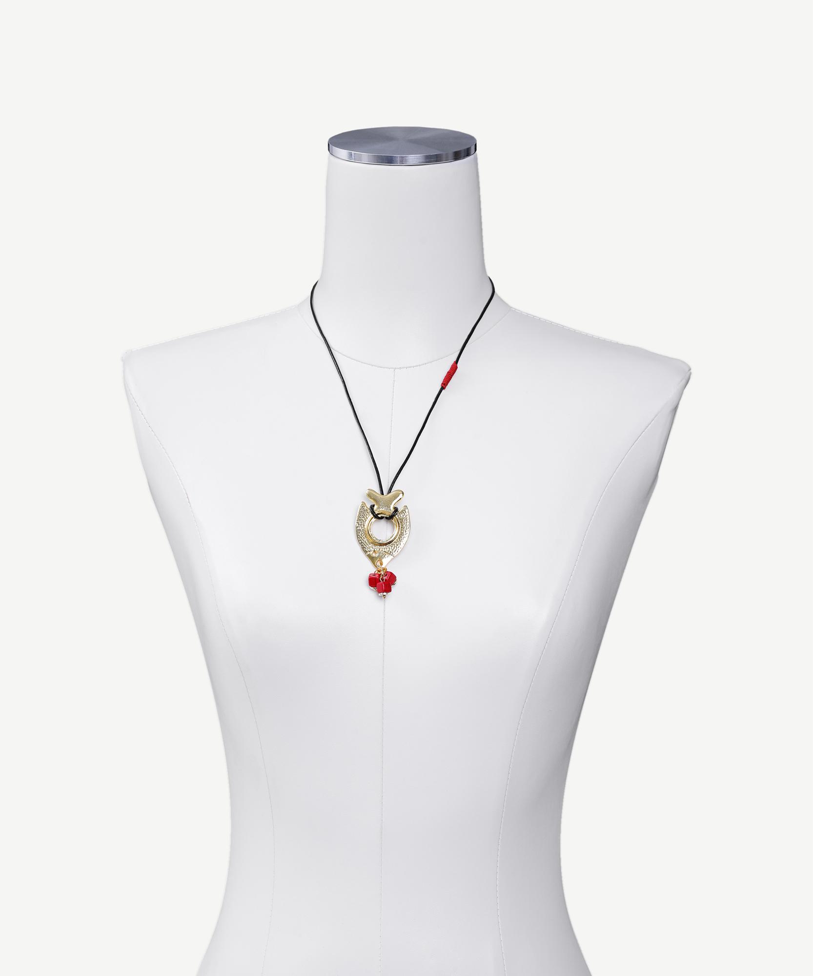 YARGICI Balık Uç Detaylı Deri İp Kolye