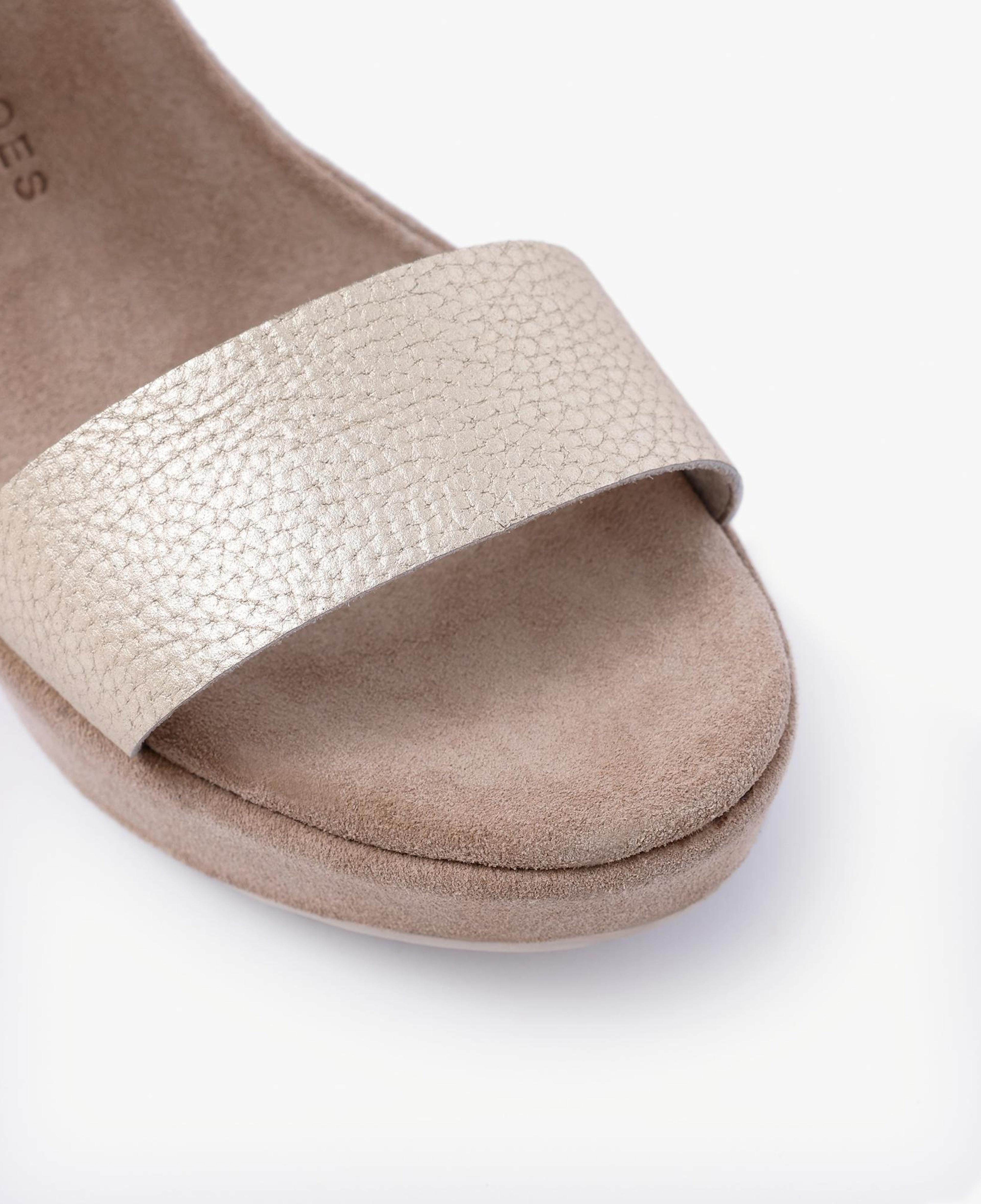 YARGICI Tek Bantlı Dolgu Topuk Alçak Sandalet