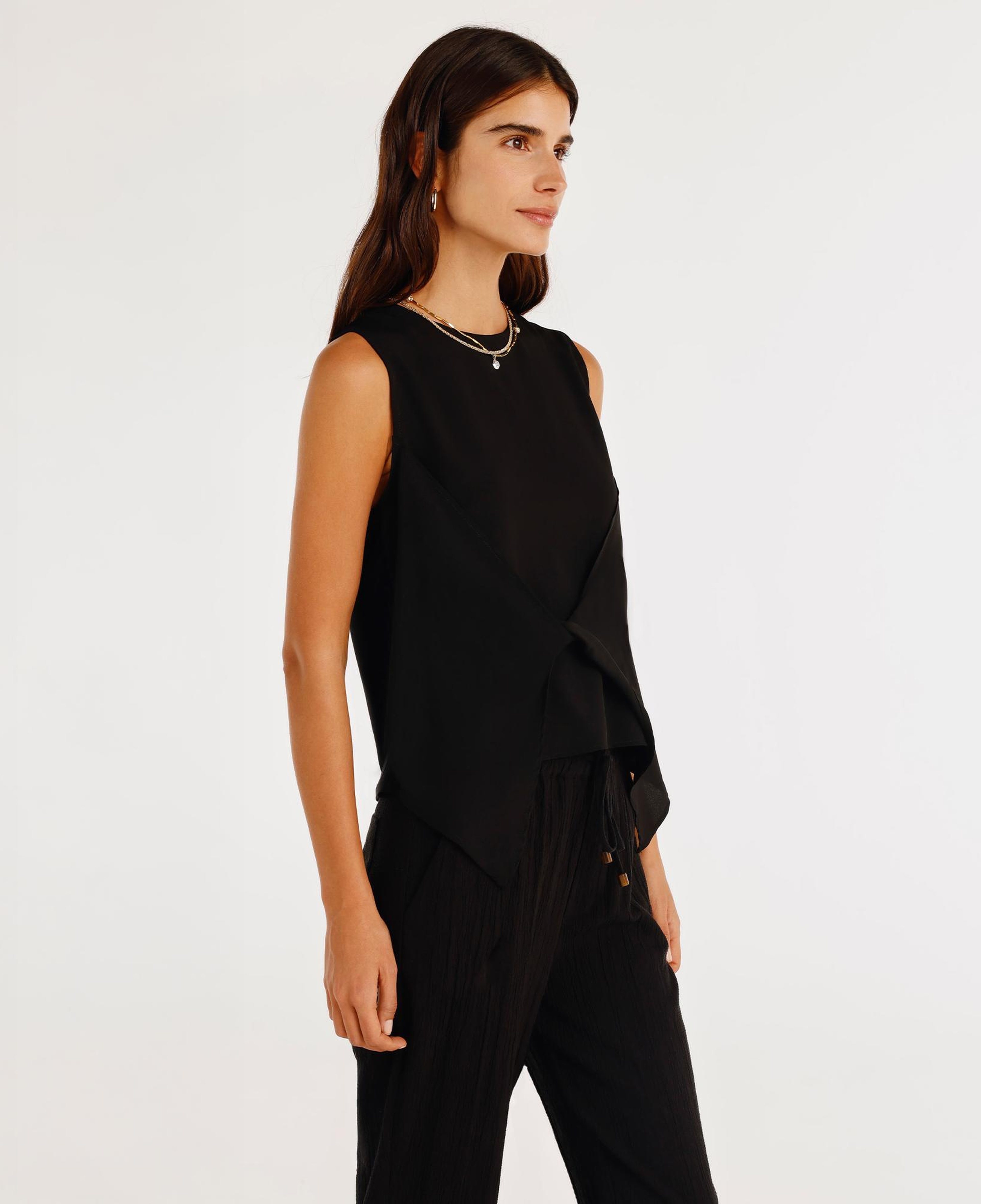 YARGICI Önü Detaylı Kolsuz Bluz