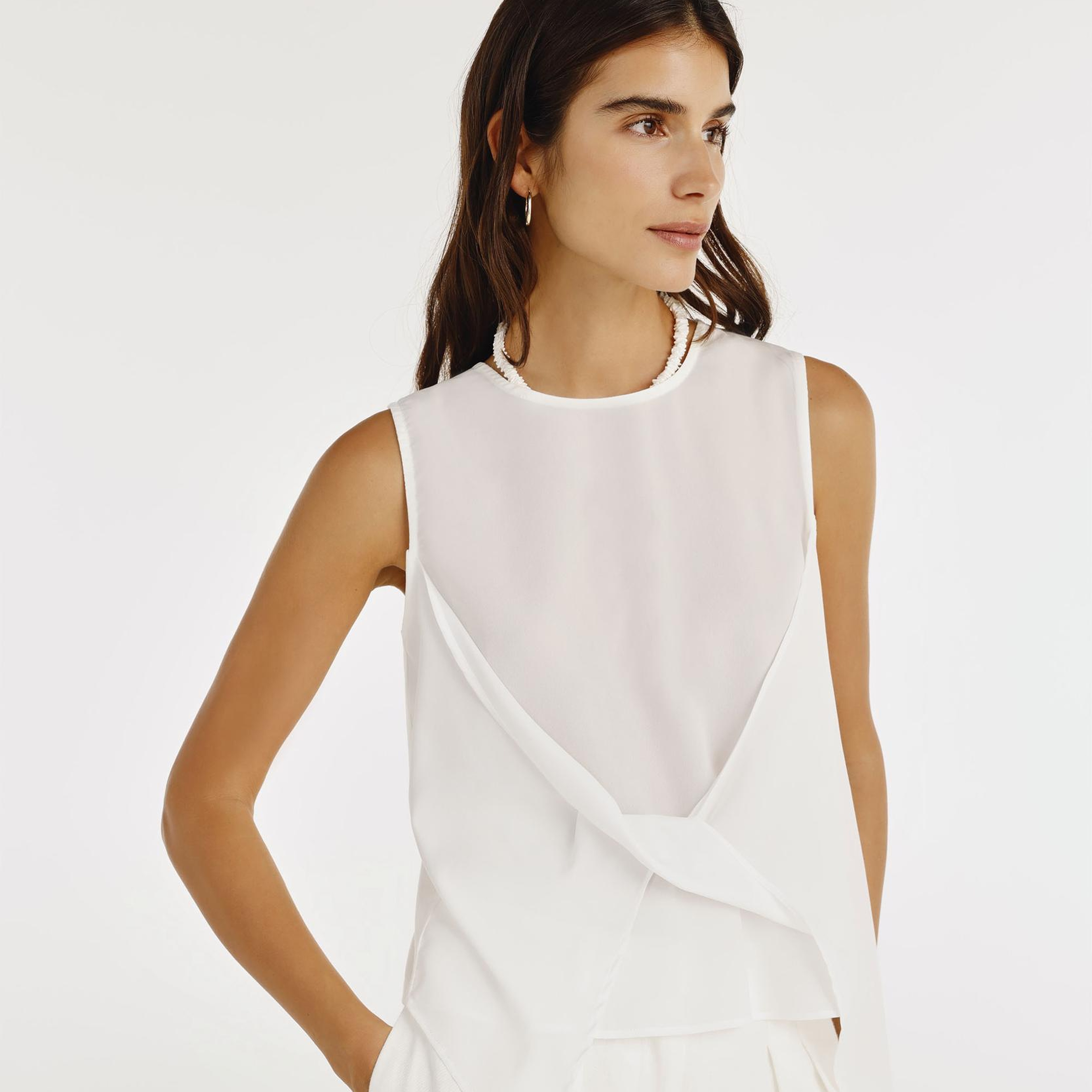 YARGICI Önü Detaylı Kolsuz Bluz