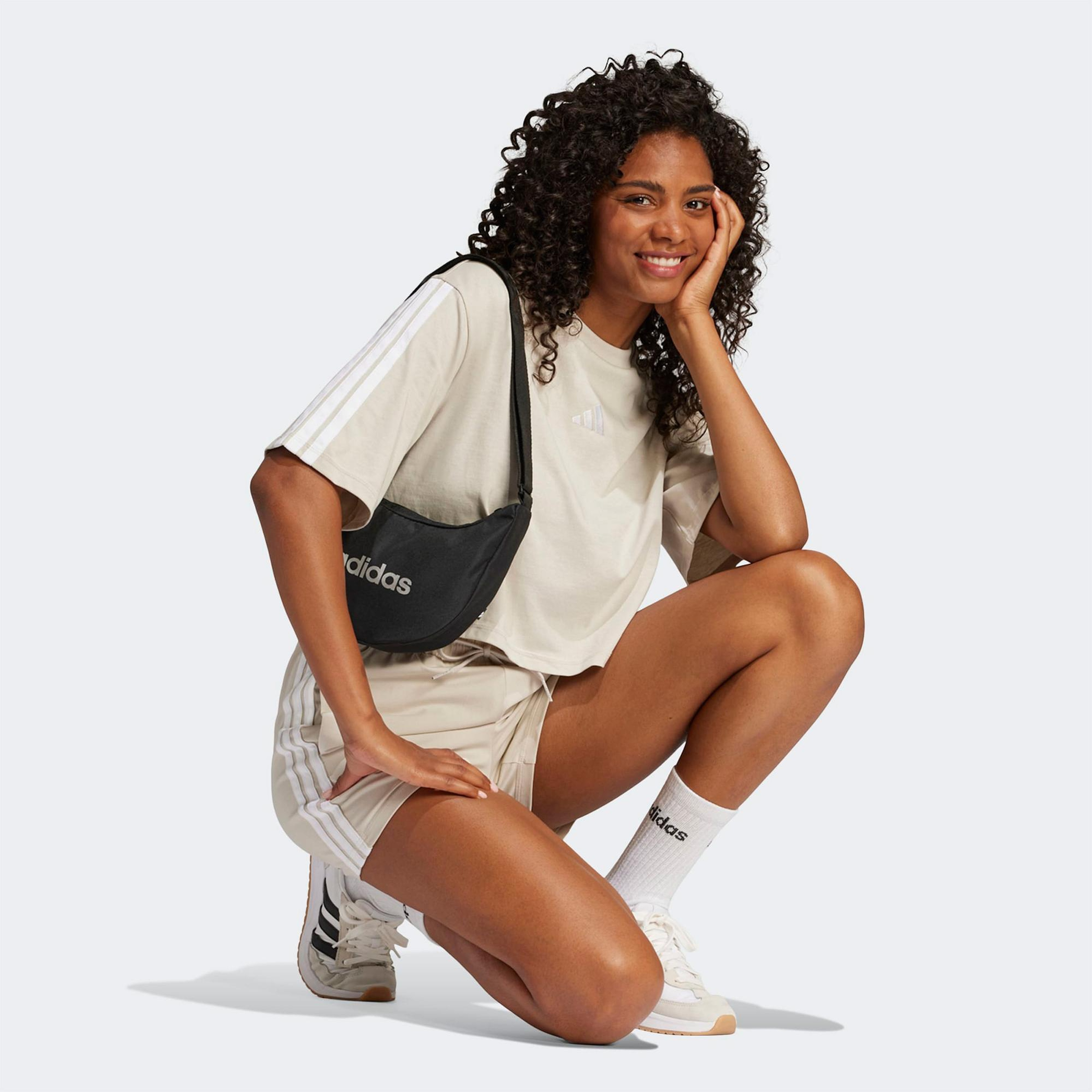 adidas Essentials 3 Stripes Kadın Bej Şort