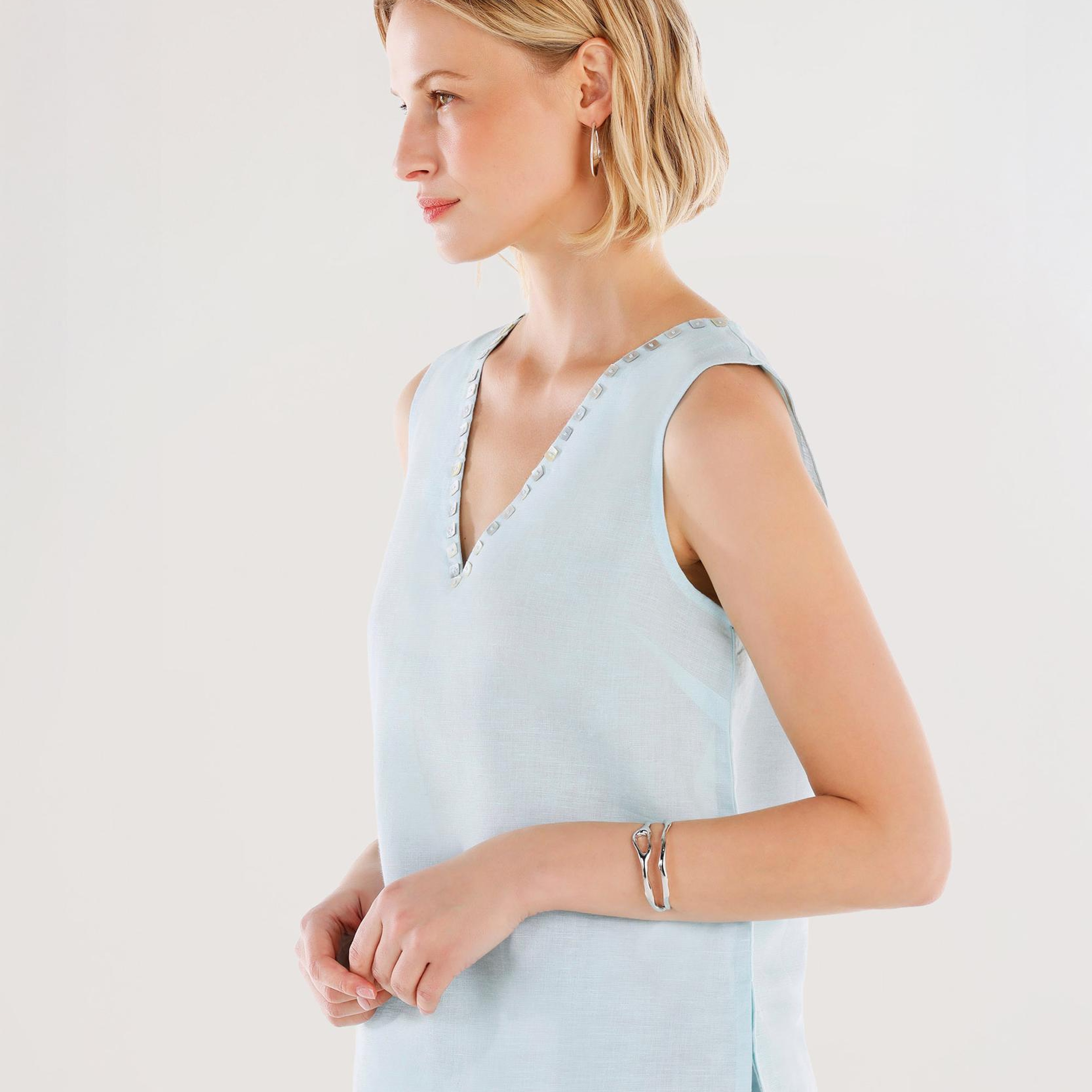 YARGICI Yakası Düğme Detaylı Bluz