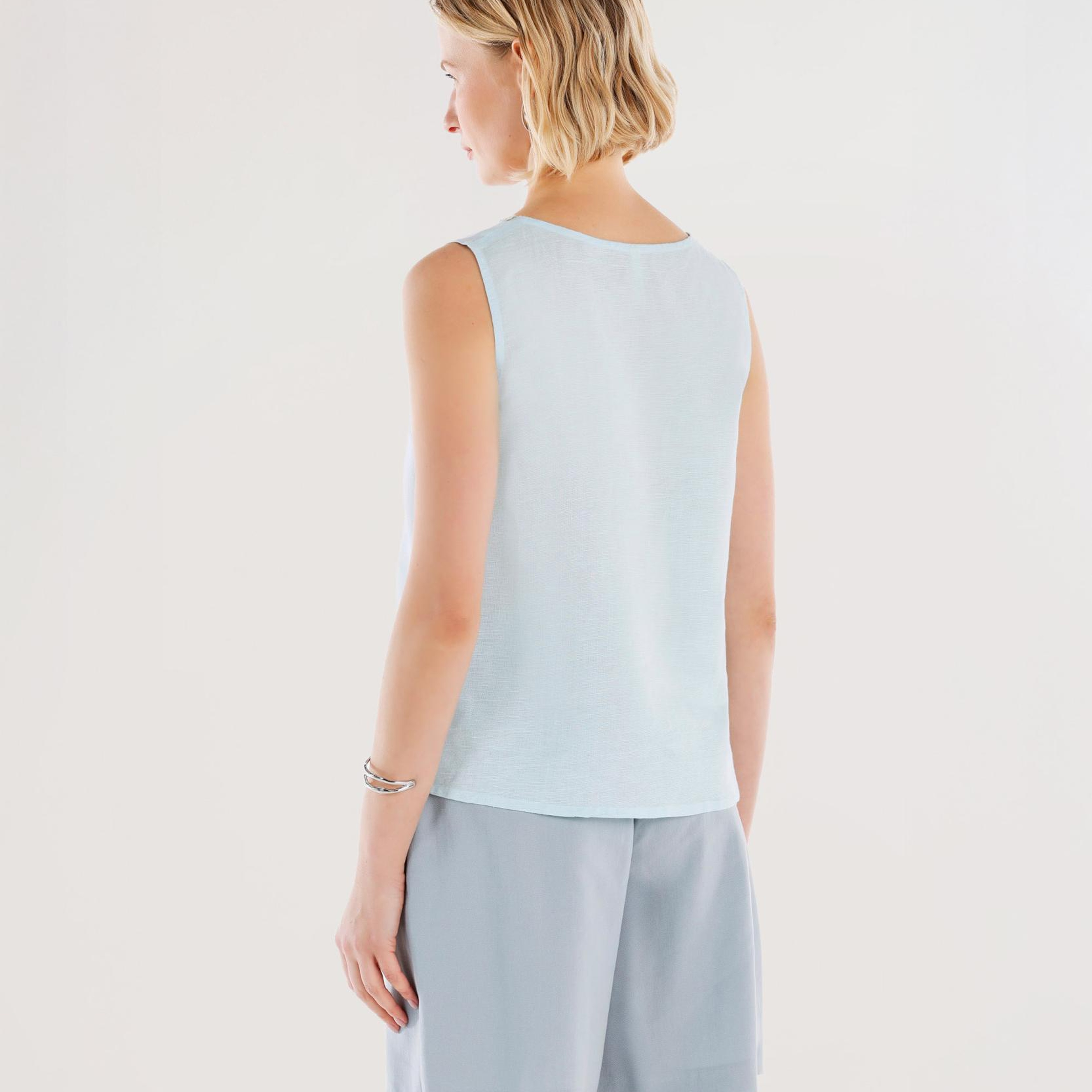 YARGICI Yakası Düğme Detaylı Bluz