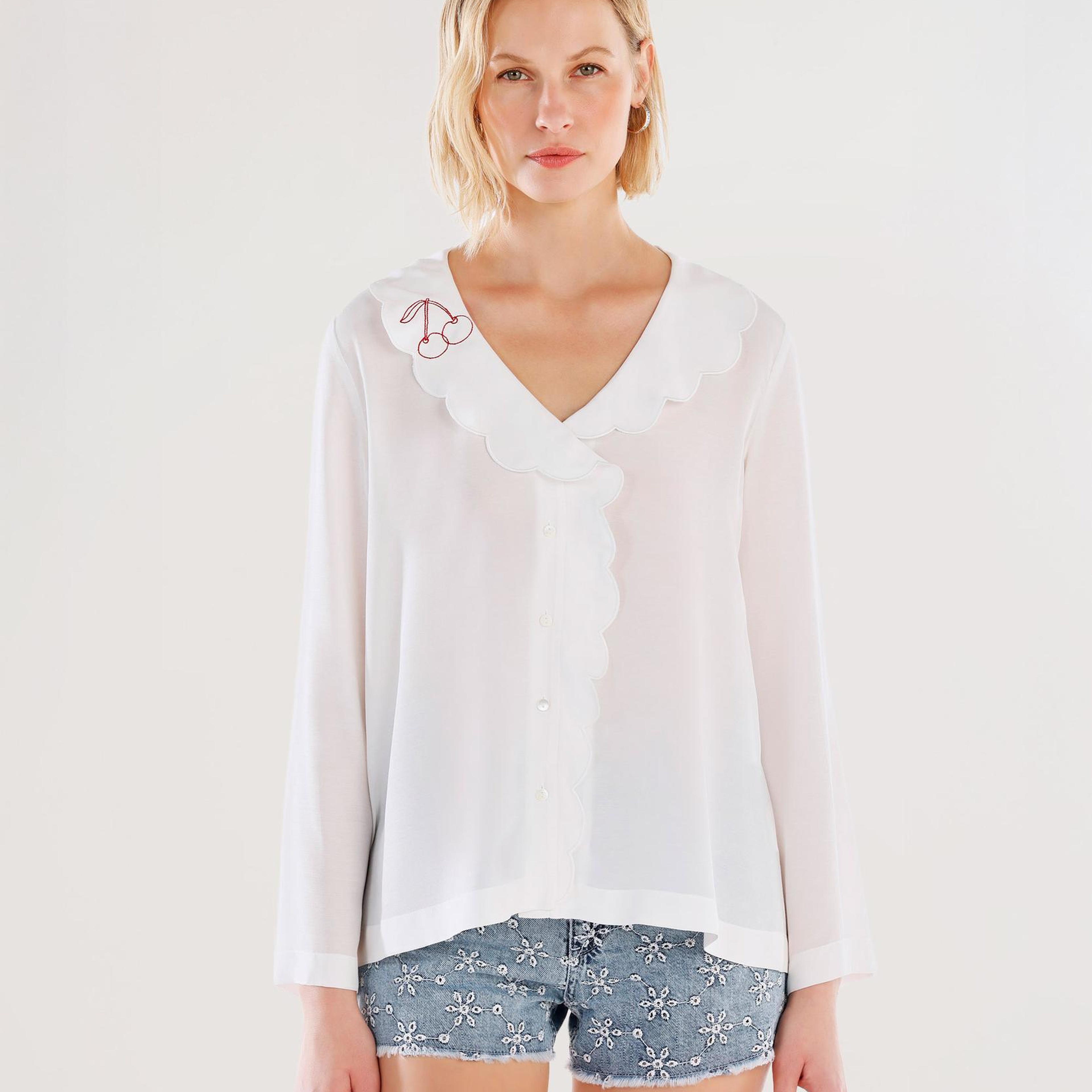 YARGICI Yakası Nakışlı Gömlek