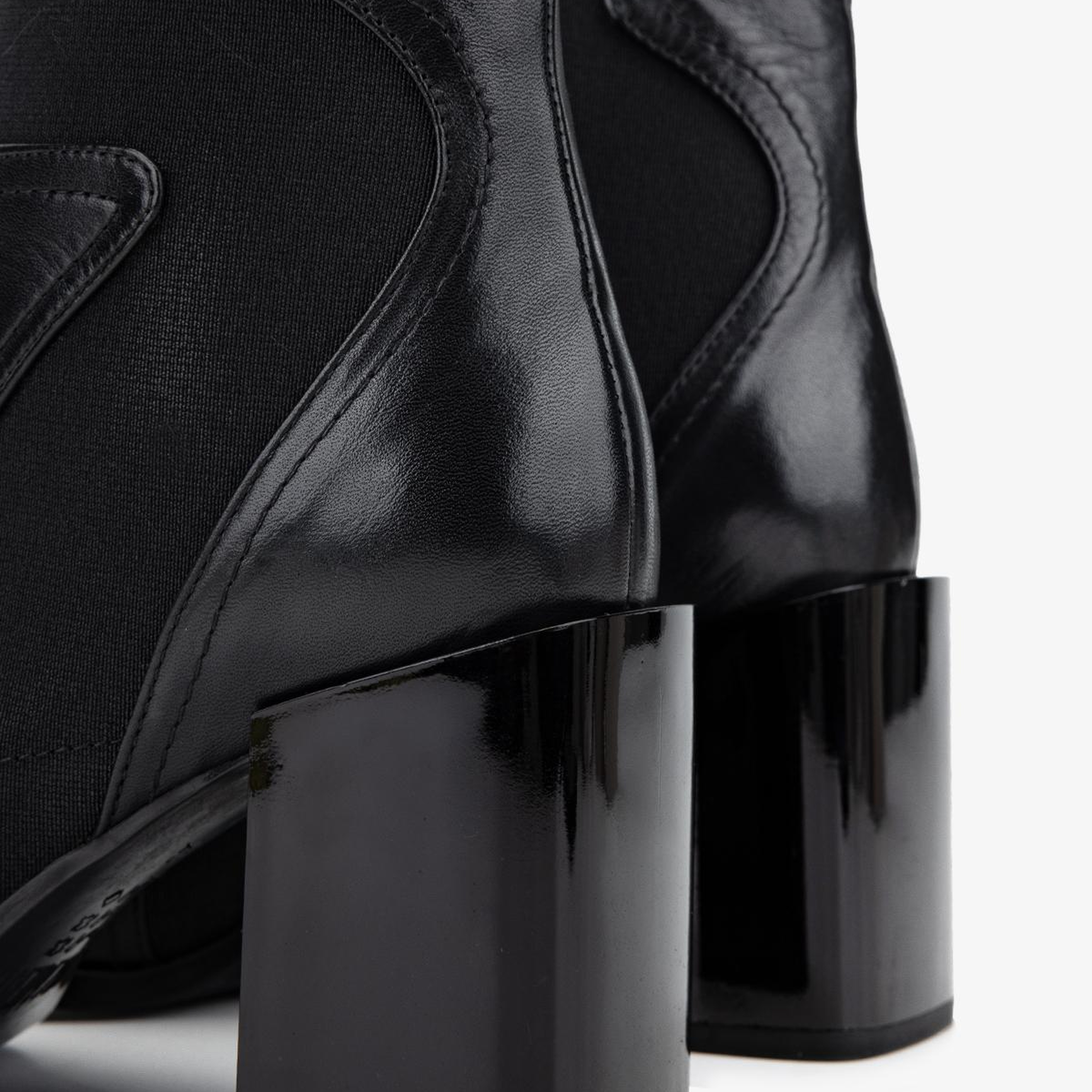 Valmenti Kadın Hakiki Deri Siyah Topuklu Bot