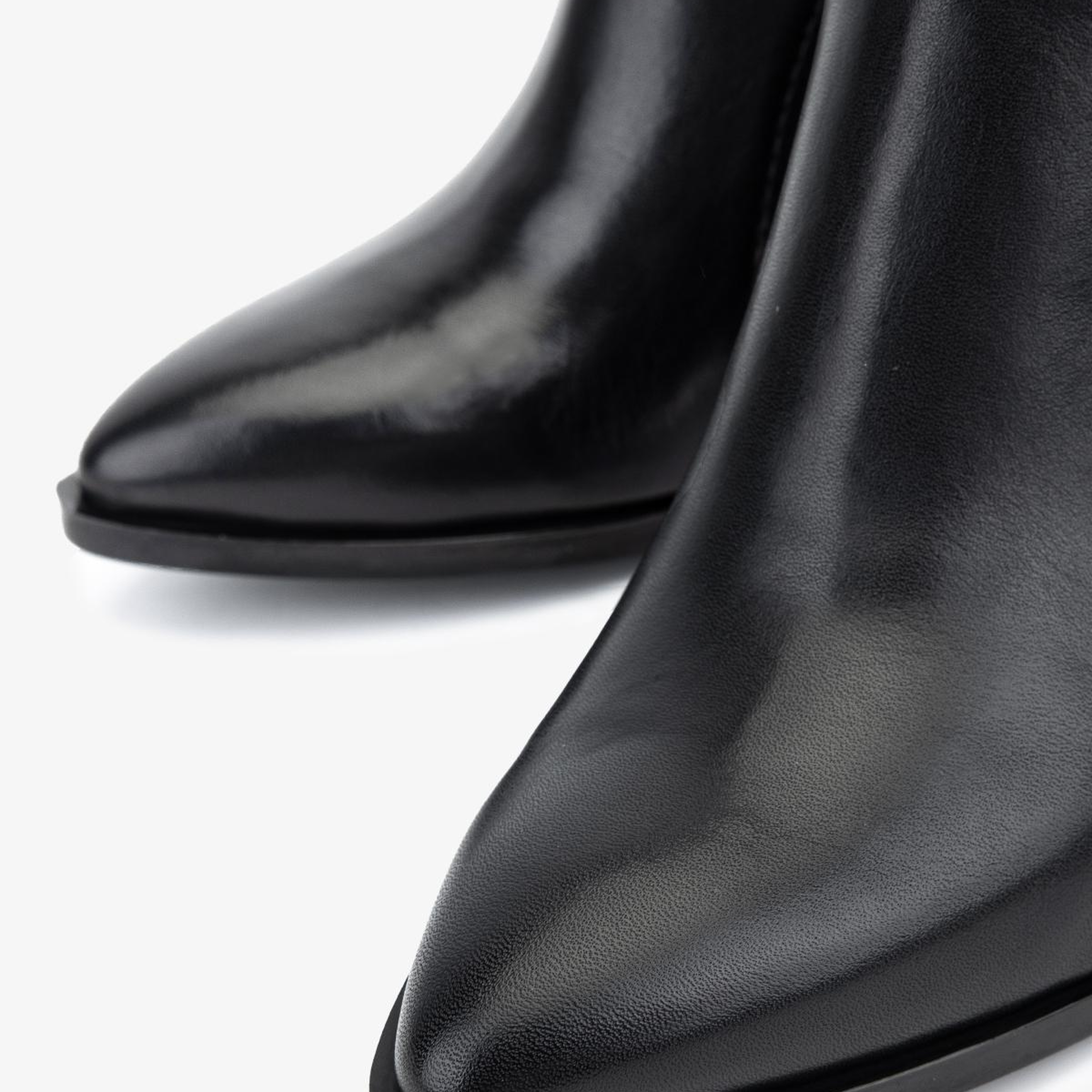 Valmenti Kadın Hakiki Deri Siyah Topuklu Bot