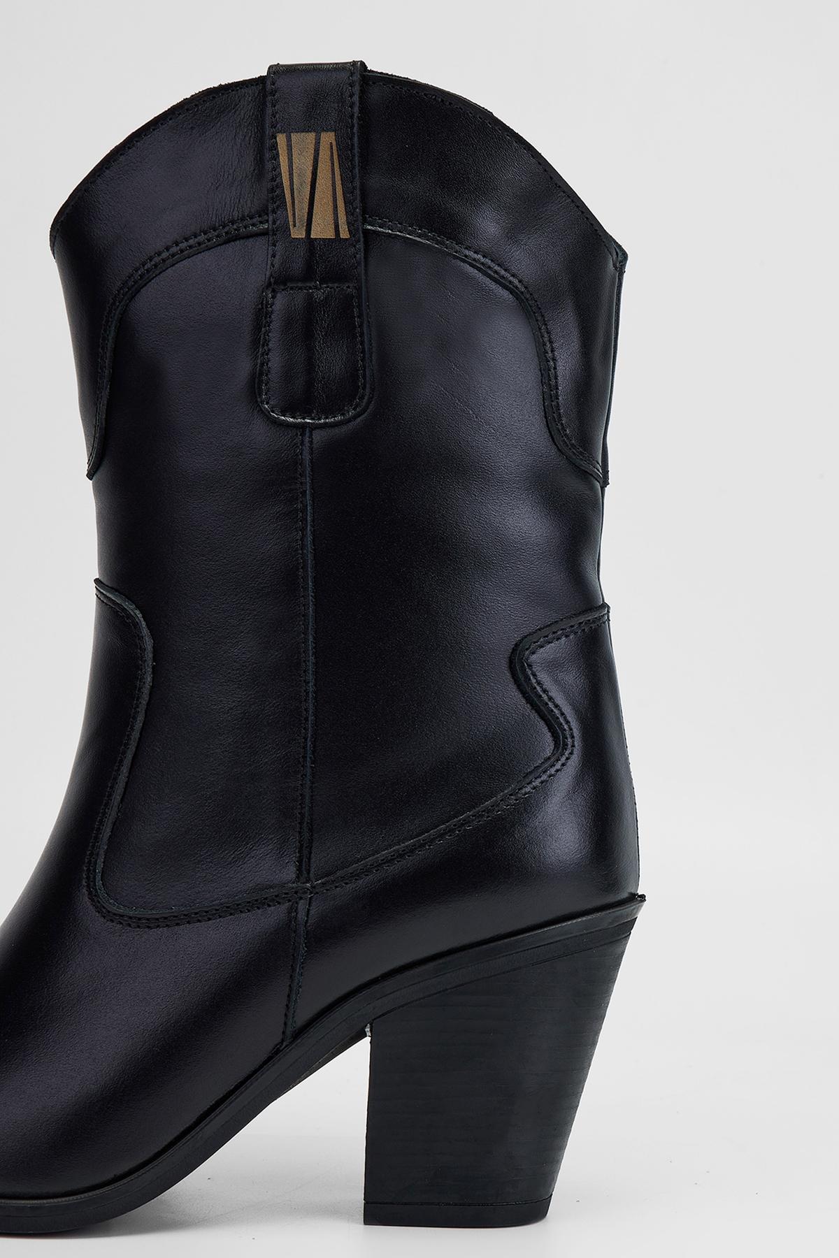 Valmenti Kadın Hakiki Deri Siyah Topuklu Bot