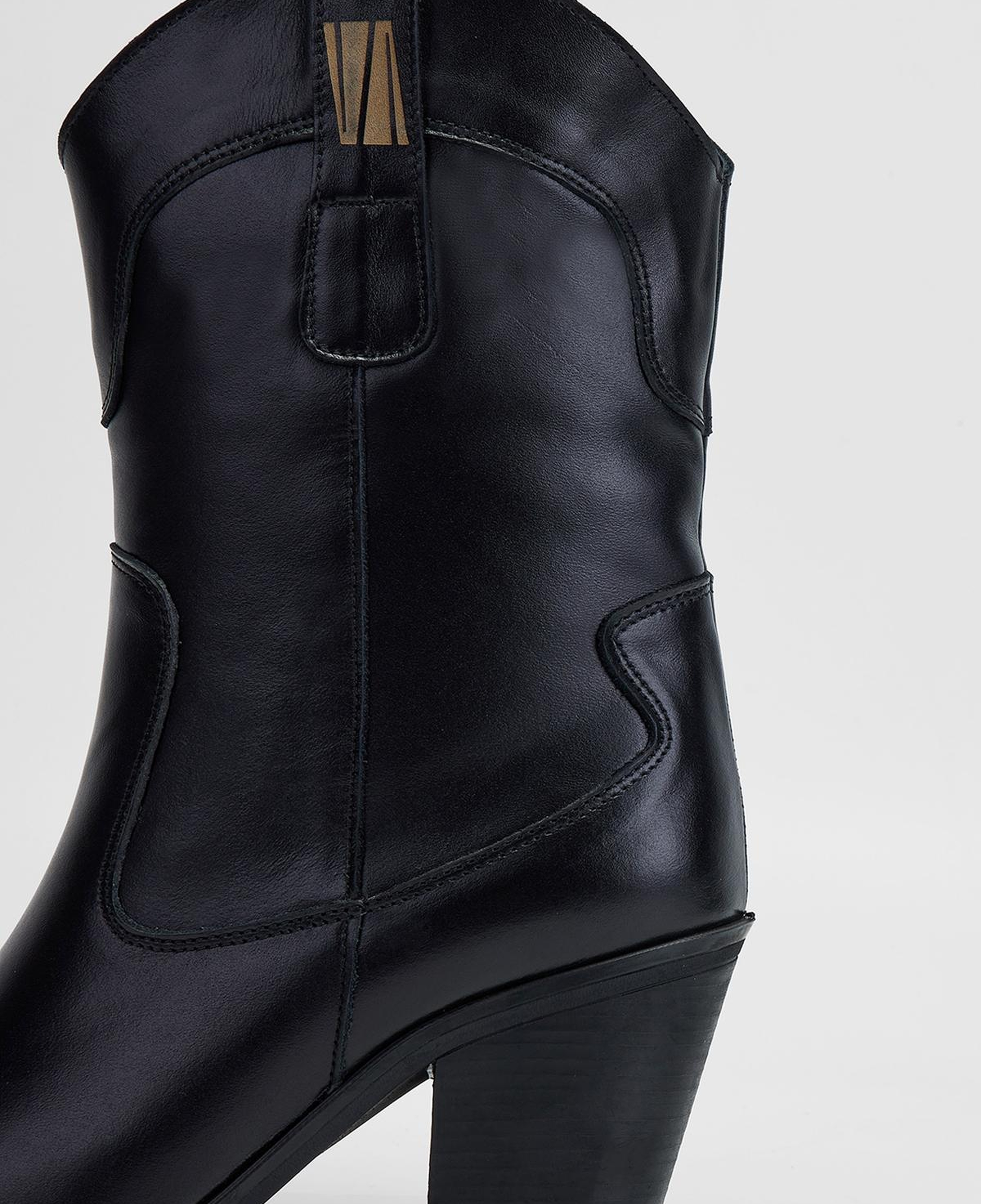 Valmenti Kadın Hakiki Deri Siyah Topuklu Bot