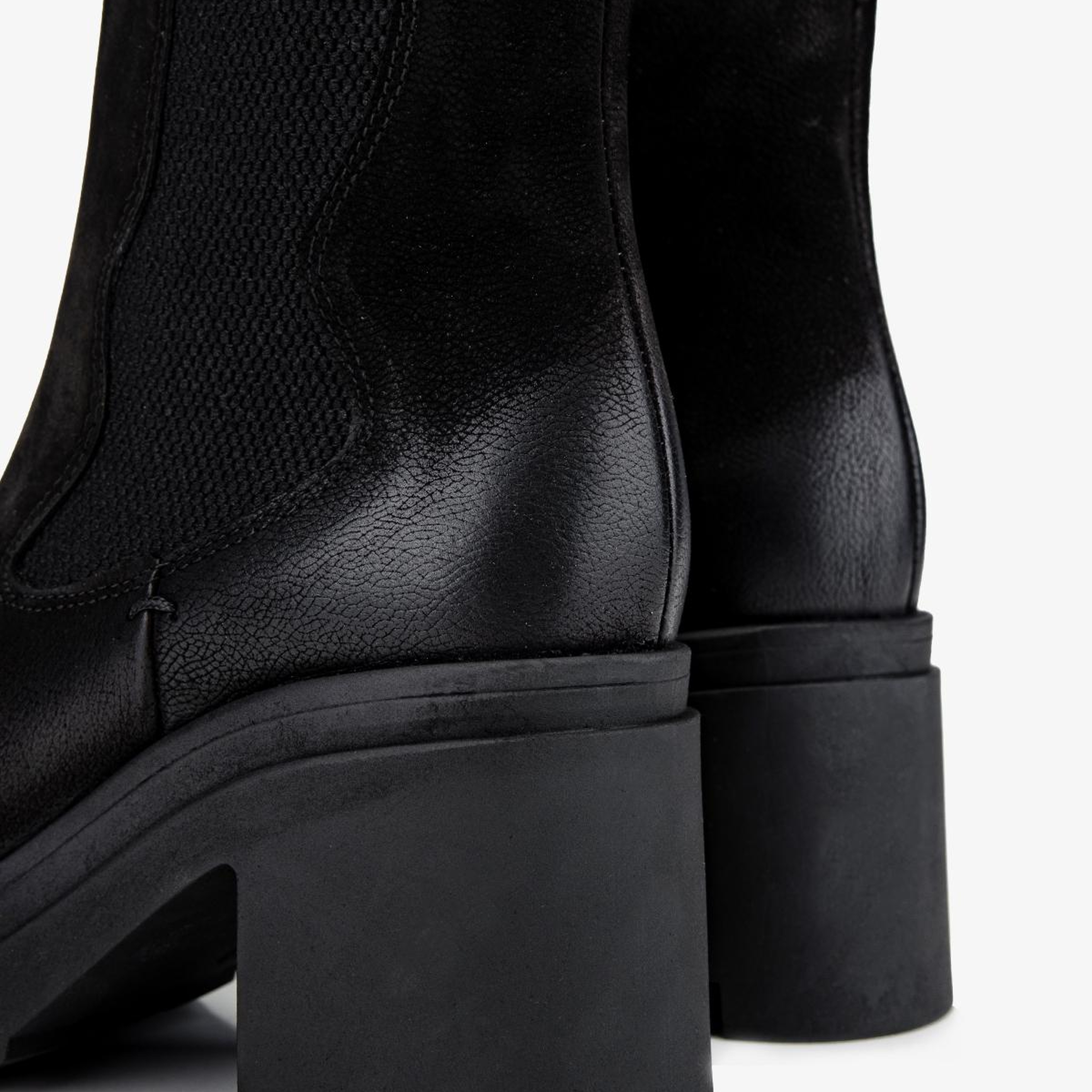 Valmenti Kadın Hakiki Deri Siyah Nubuk Topuklu Bot