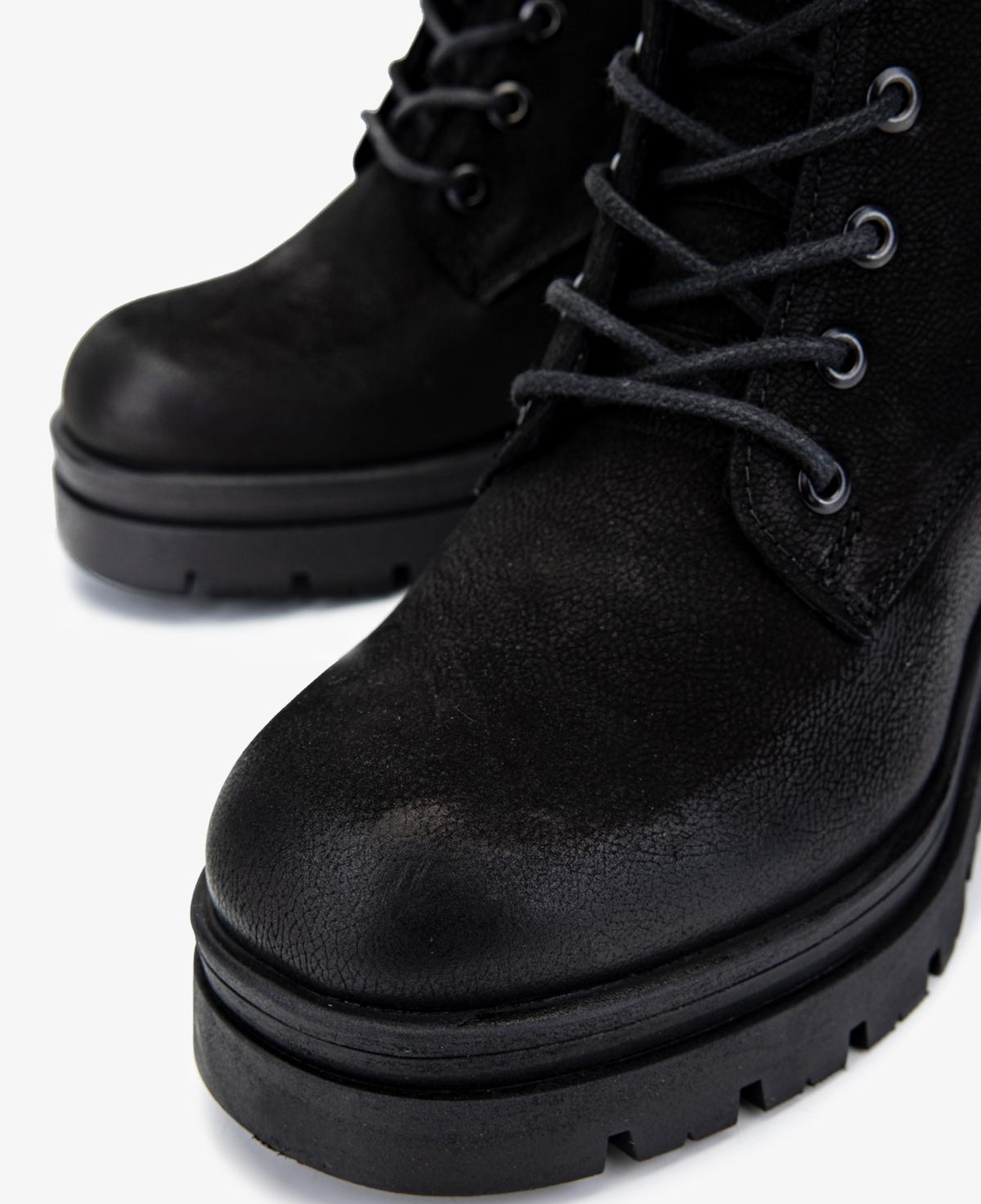 Valmenti Kadın Hakiki Deri Siyah Nubuk Topuklu Bot