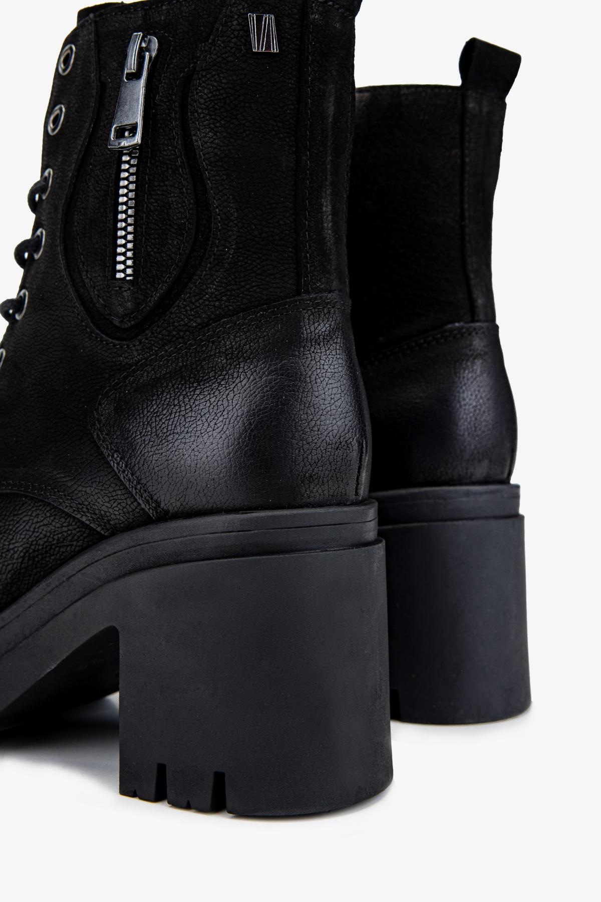 Valmenti Kadın Hakiki Deri Siyah Nubuk Topuklu Bot