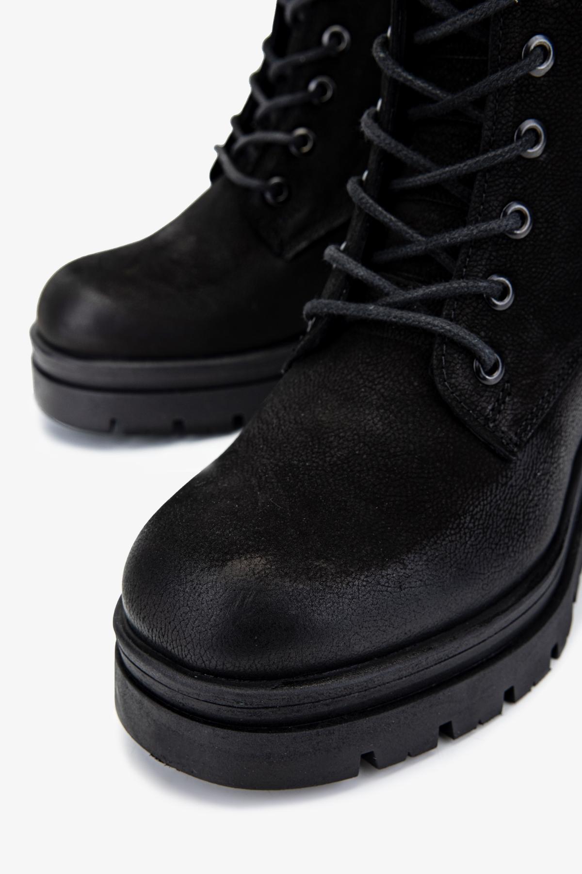 Valmenti Kadın Hakiki Deri Siyah Nubuk Topuklu Bot