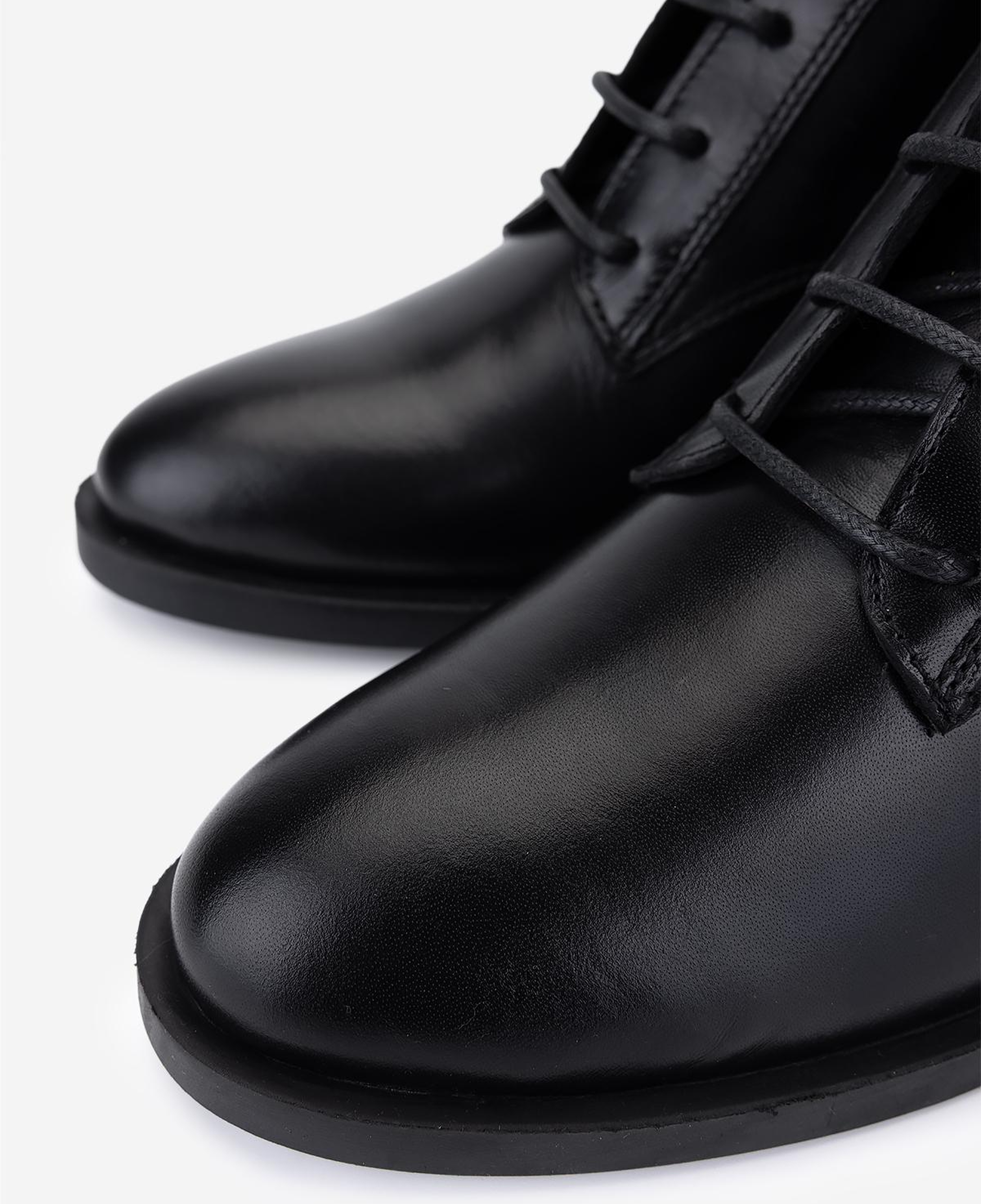 Valmenti Kadın Hakiki Deri Siyah Topuklu Bot