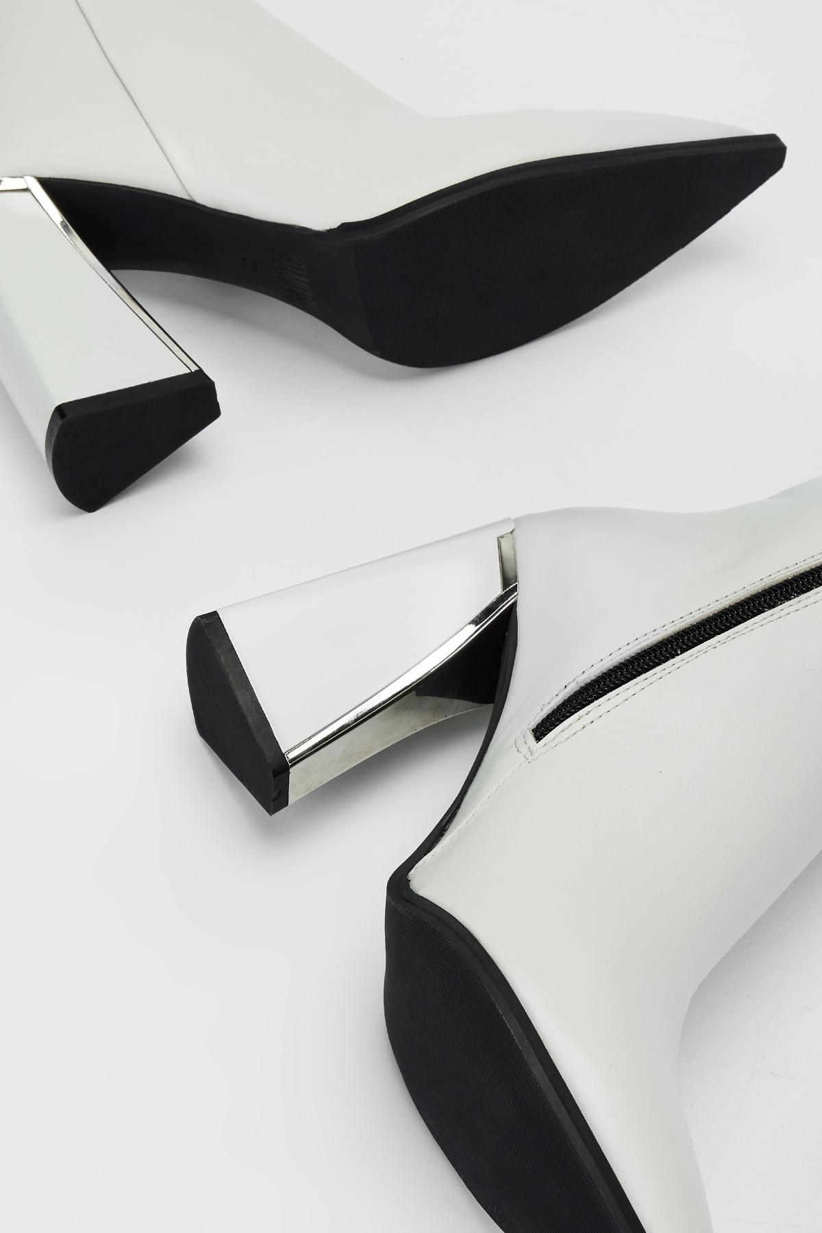 Valmenti Kadın Hakiki Deri Kırık Beyaz Topuklu Bot