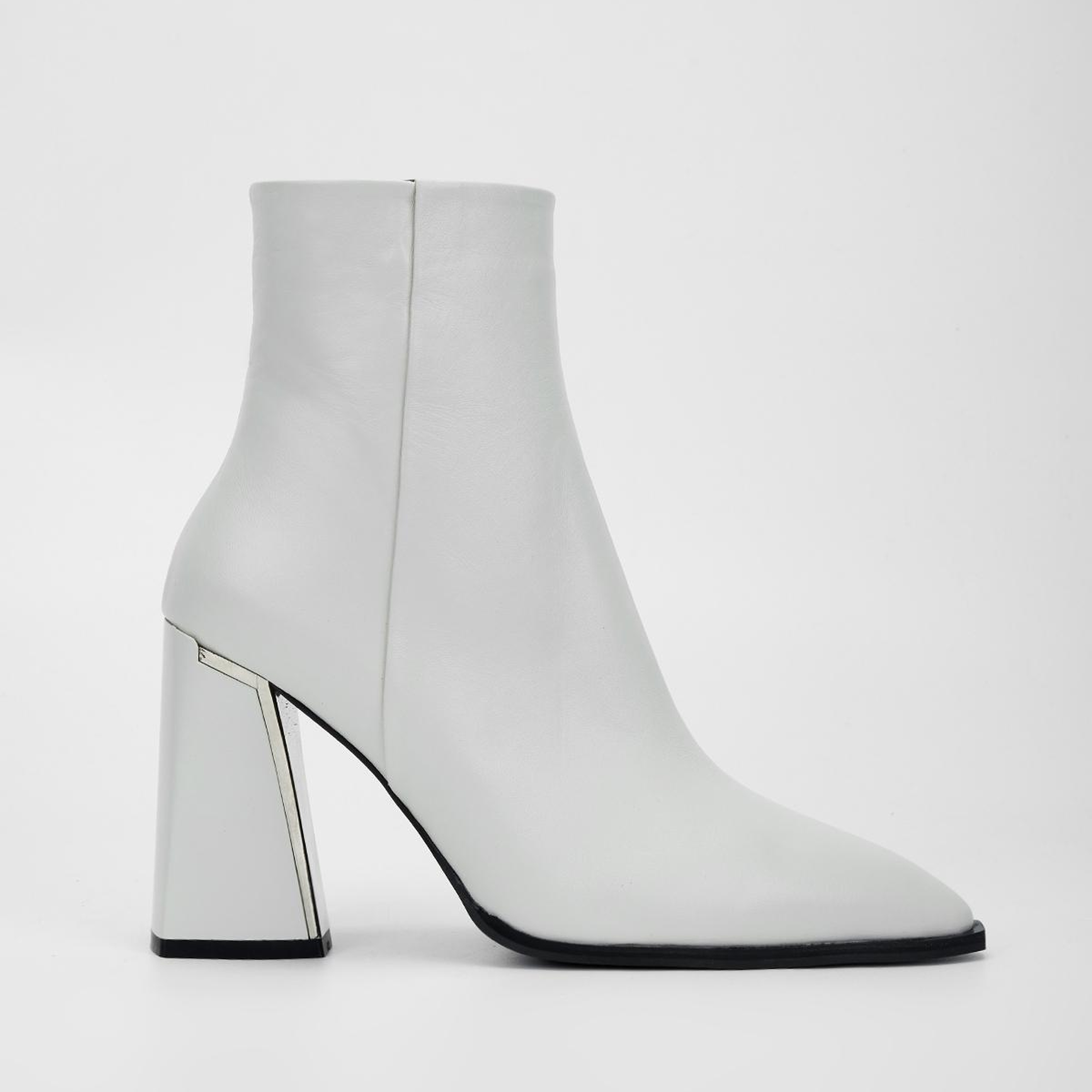 Valmenti Kadın Hakiki Deri Kırık Beyaz Topuklu Bot