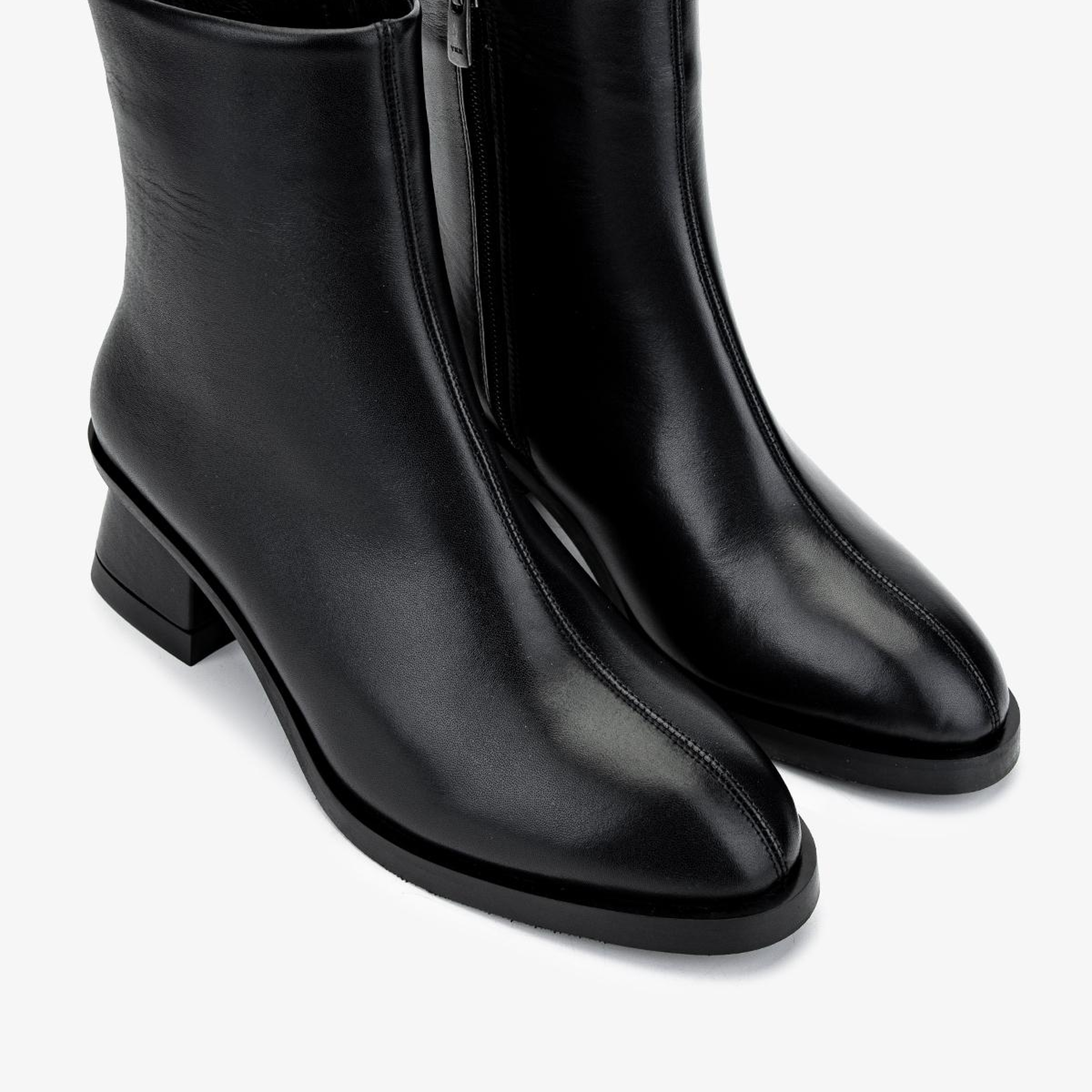 Valmenti Kadın Hakiki Deri Siyah Topuklu Bot