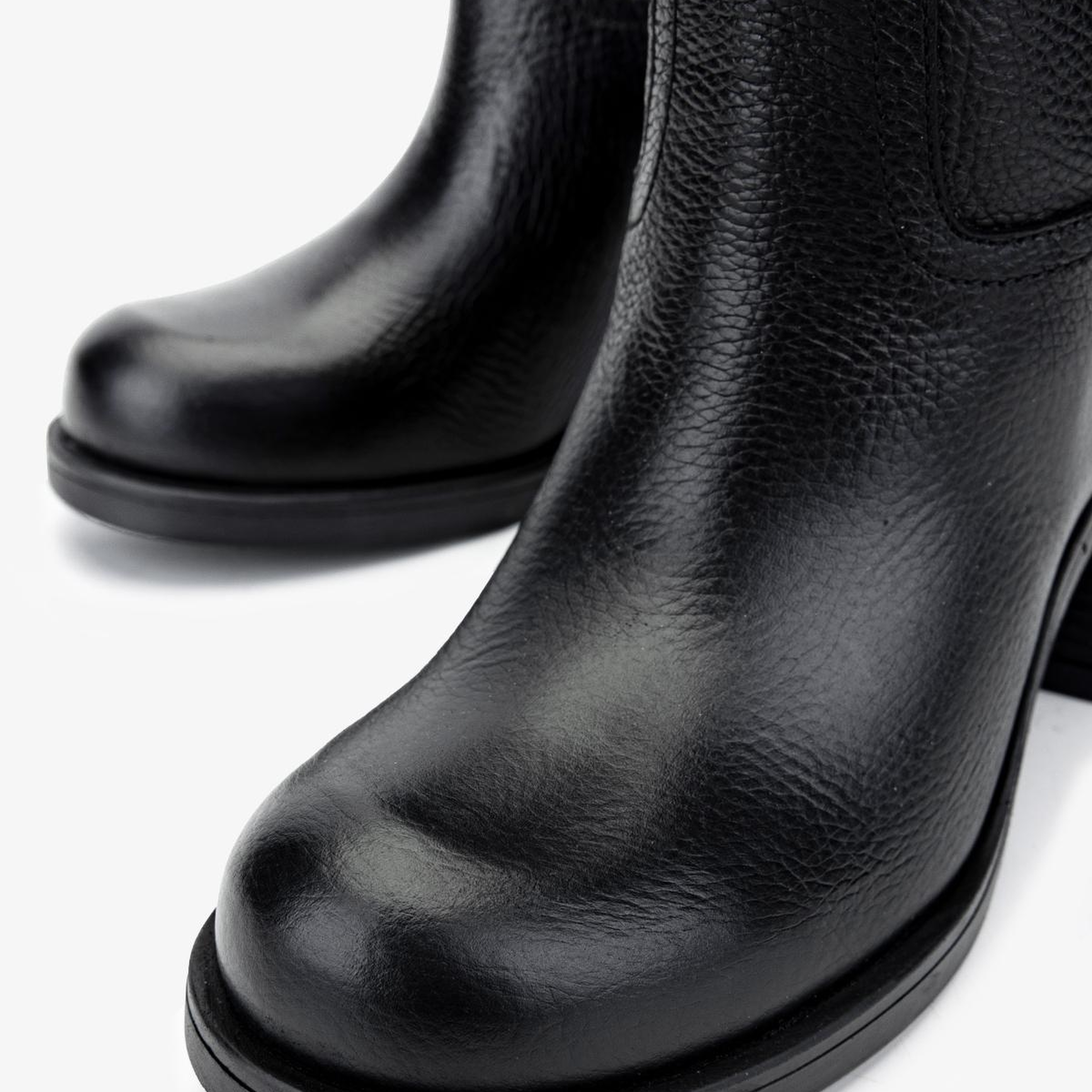 Valmenti Kadın Hakiki Deri Siyah Floter Topuklu Bot