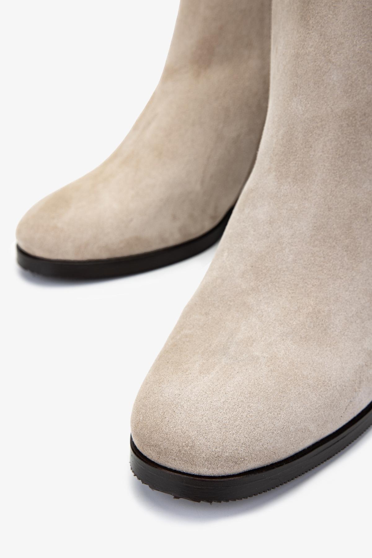 Valmenti Kadın Hakiki Deri Bej Süet Topuklu Bot