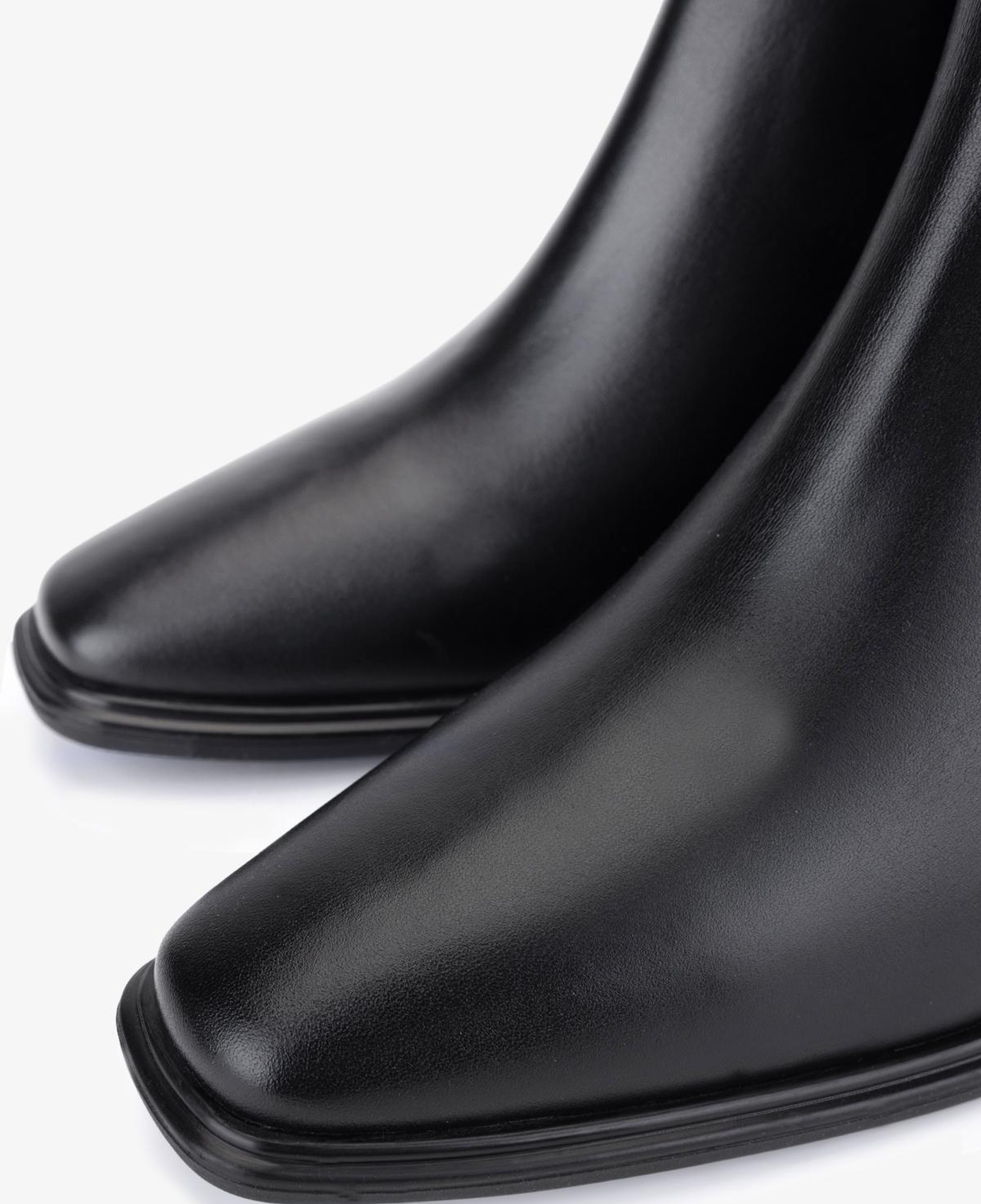 Valmenti Kadın Hakiki Deri Siyah Topuklu Bot