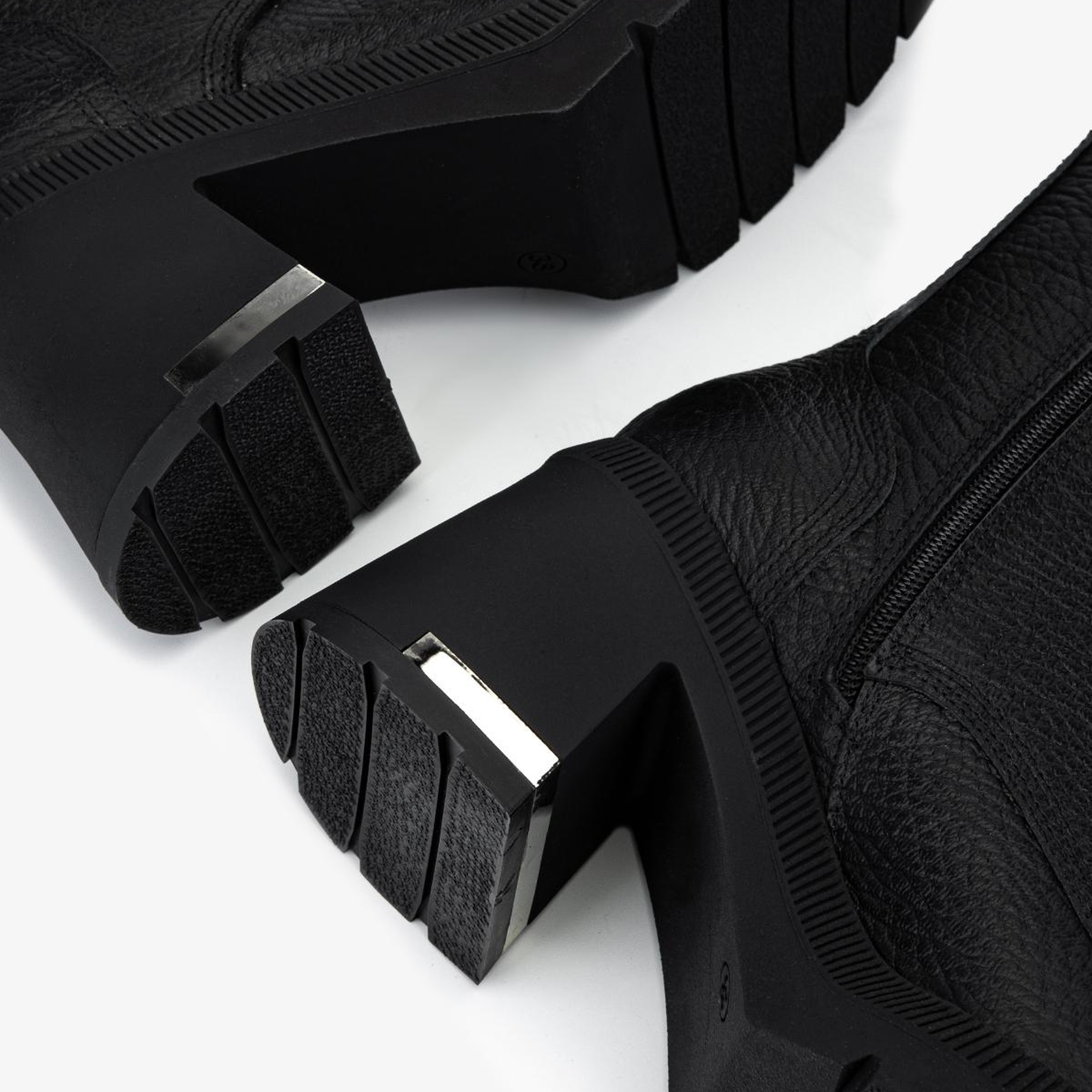 Valmenti Kadın Hakiki Deri Siyah Floter Topuklu Bot